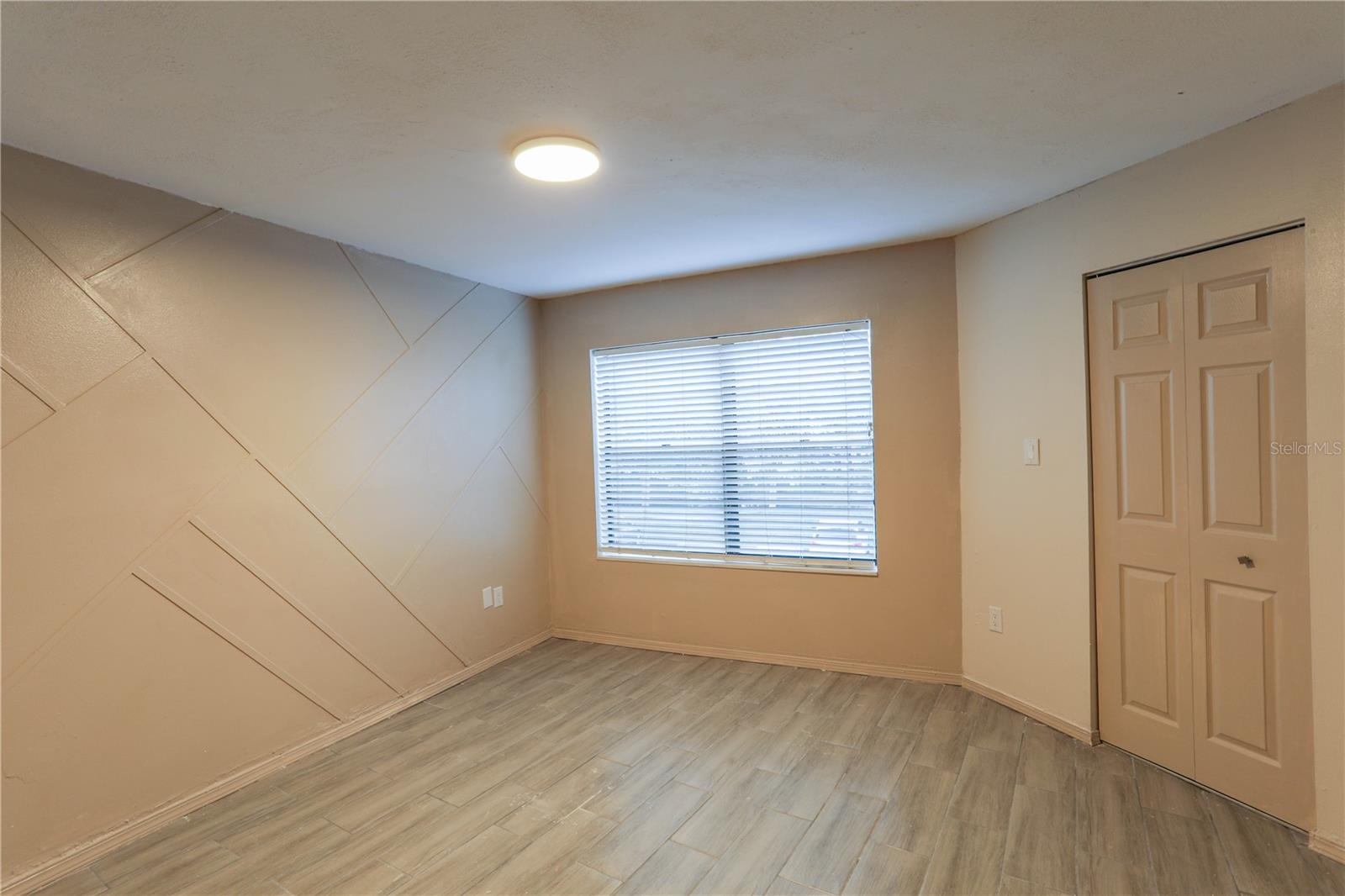 SOUTHPOINTE CONDO - Residential Lease