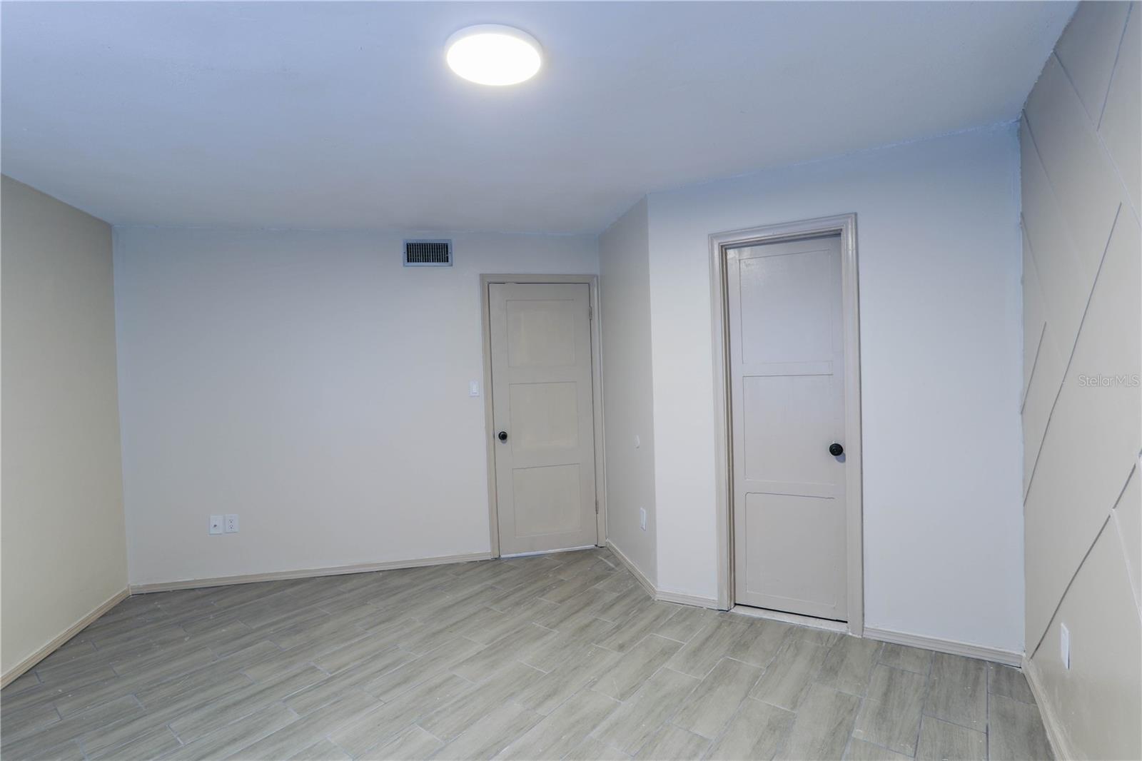 SOUTHPOINTE CONDO - Residential Lease