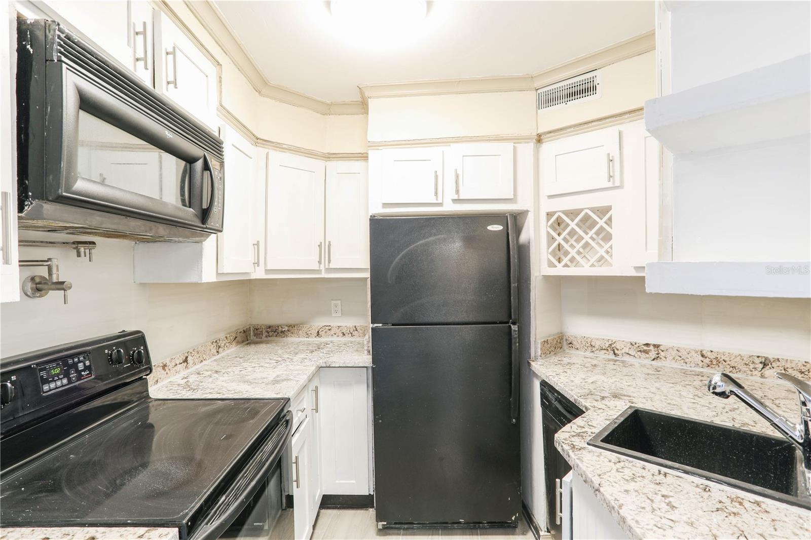 SOUTHPOINTE CONDO - Residential Lease