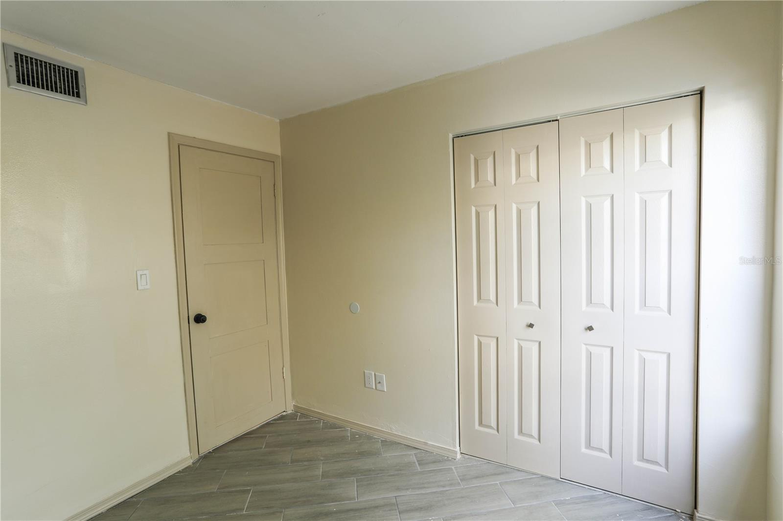 SOUTHPOINTE CONDO - Residential Lease