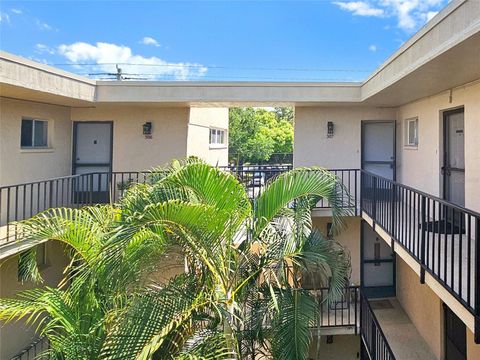2763 WOODGATE LANE 307 SARASOTA FL 34231