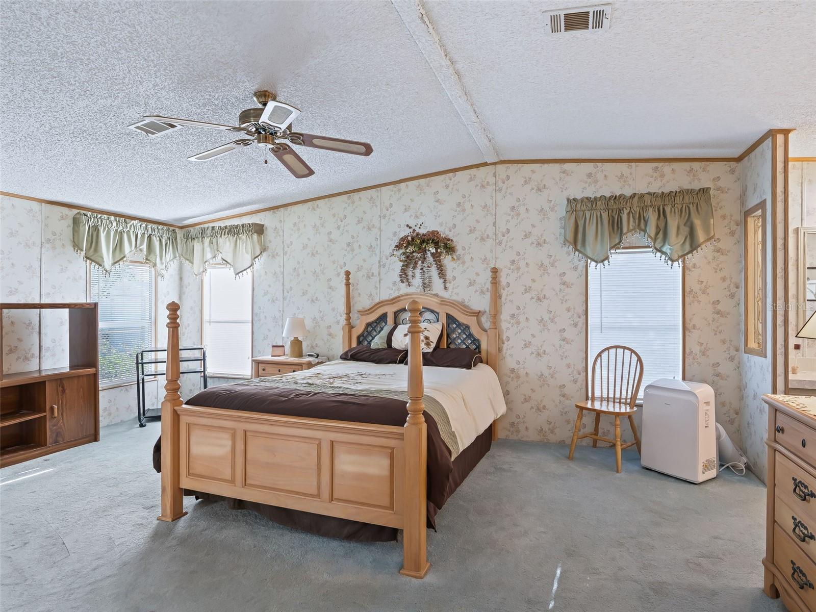 LAKE WEIR HEIGHTS - Residential