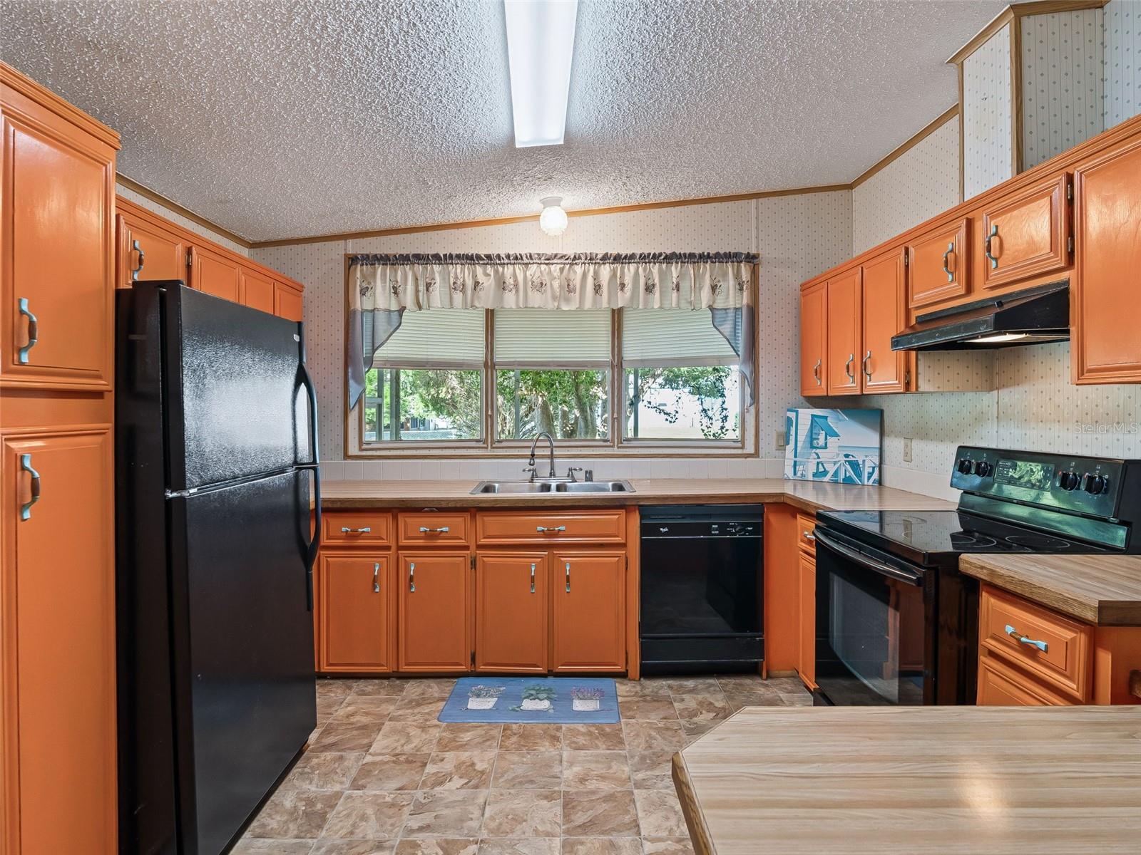 LAKE WEIR HEIGHTS - Residential