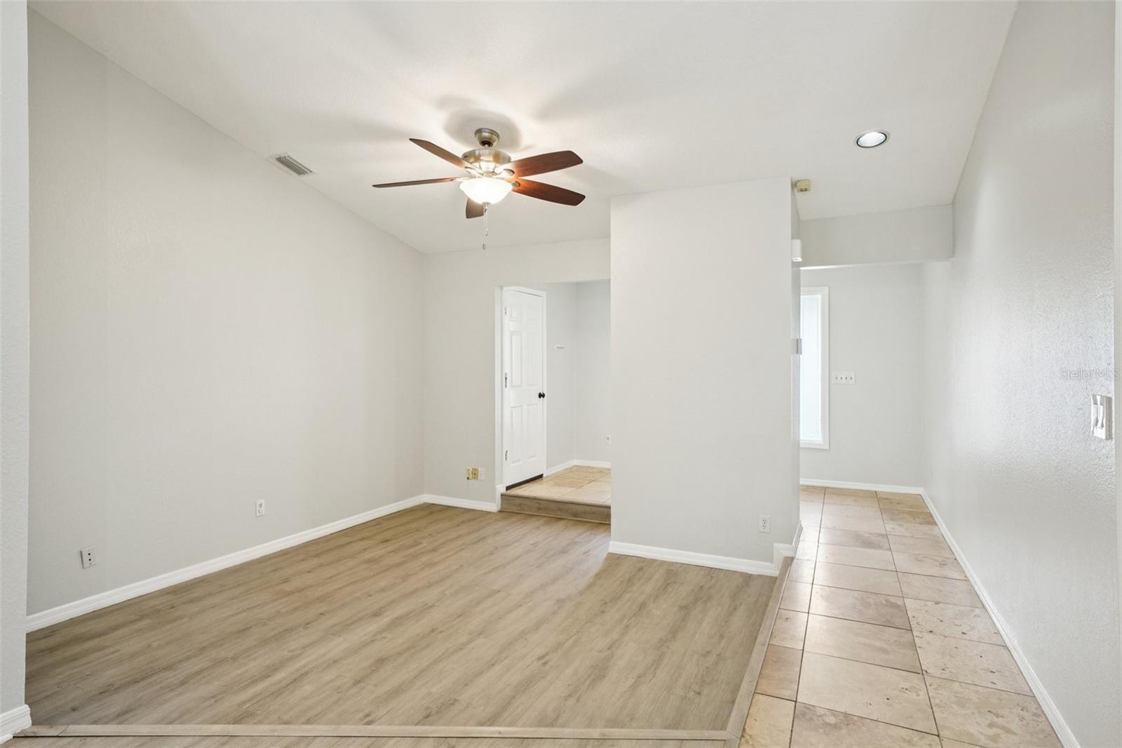 LAKE VALENCIA UNIT 3B - Residential