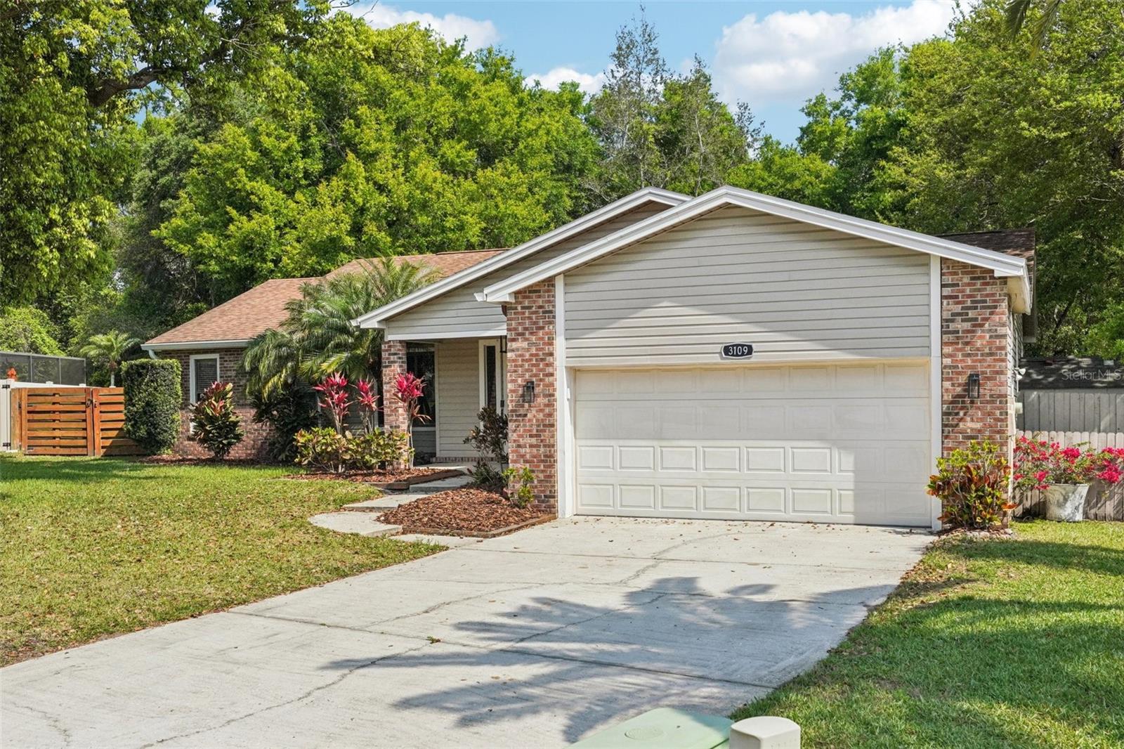 LAKE VALENCIA UNIT 3B - Residential