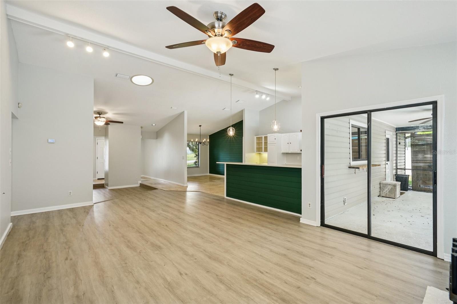 LAKE VALENCIA UNIT 3B - Residential