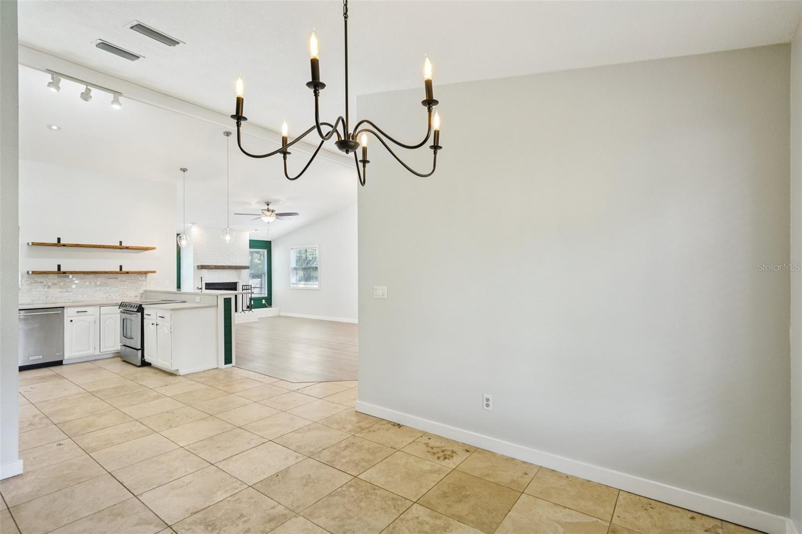 LAKE VALENCIA UNIT 3B - Residential