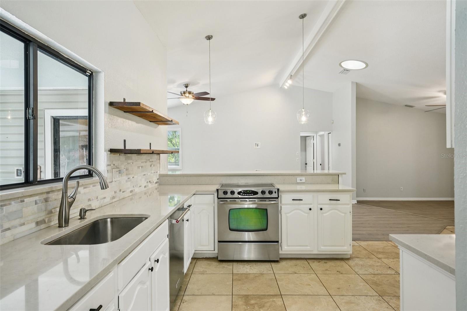 LAKE VALENCIA UNIT 3B - Residential