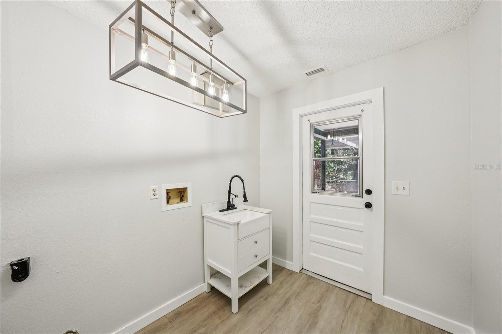 LAKE VALENCIA UNIT 3B - Residential