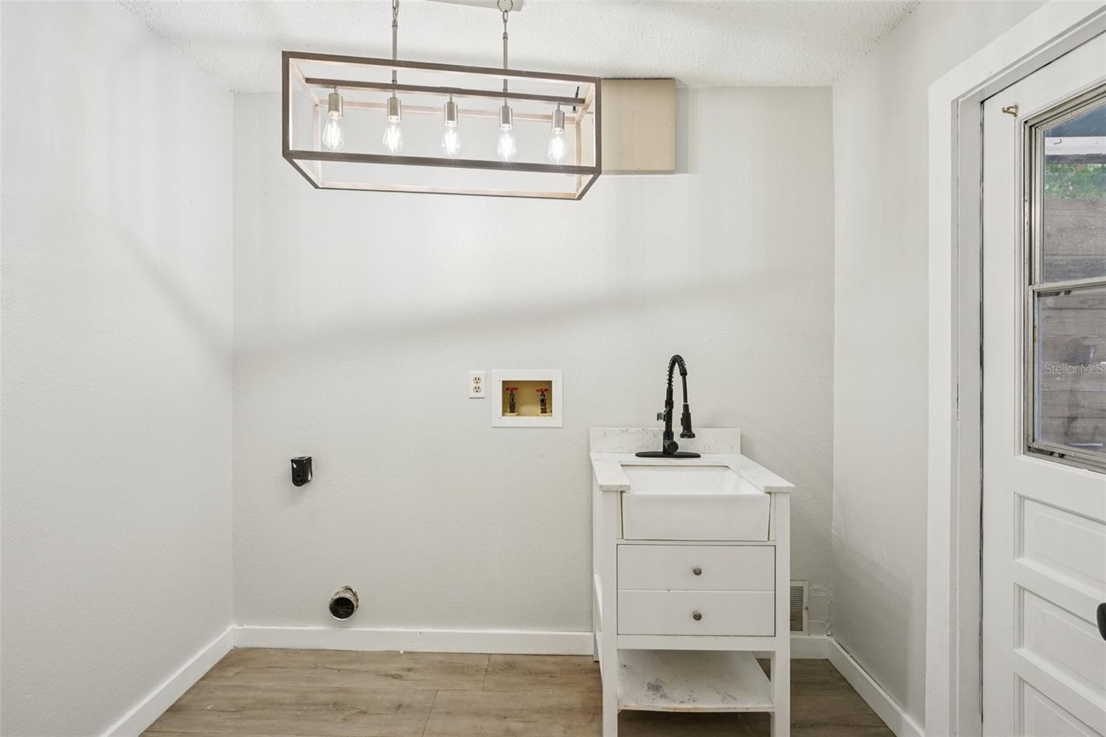 LAKE VALENCIA UNIT 3B - Residential