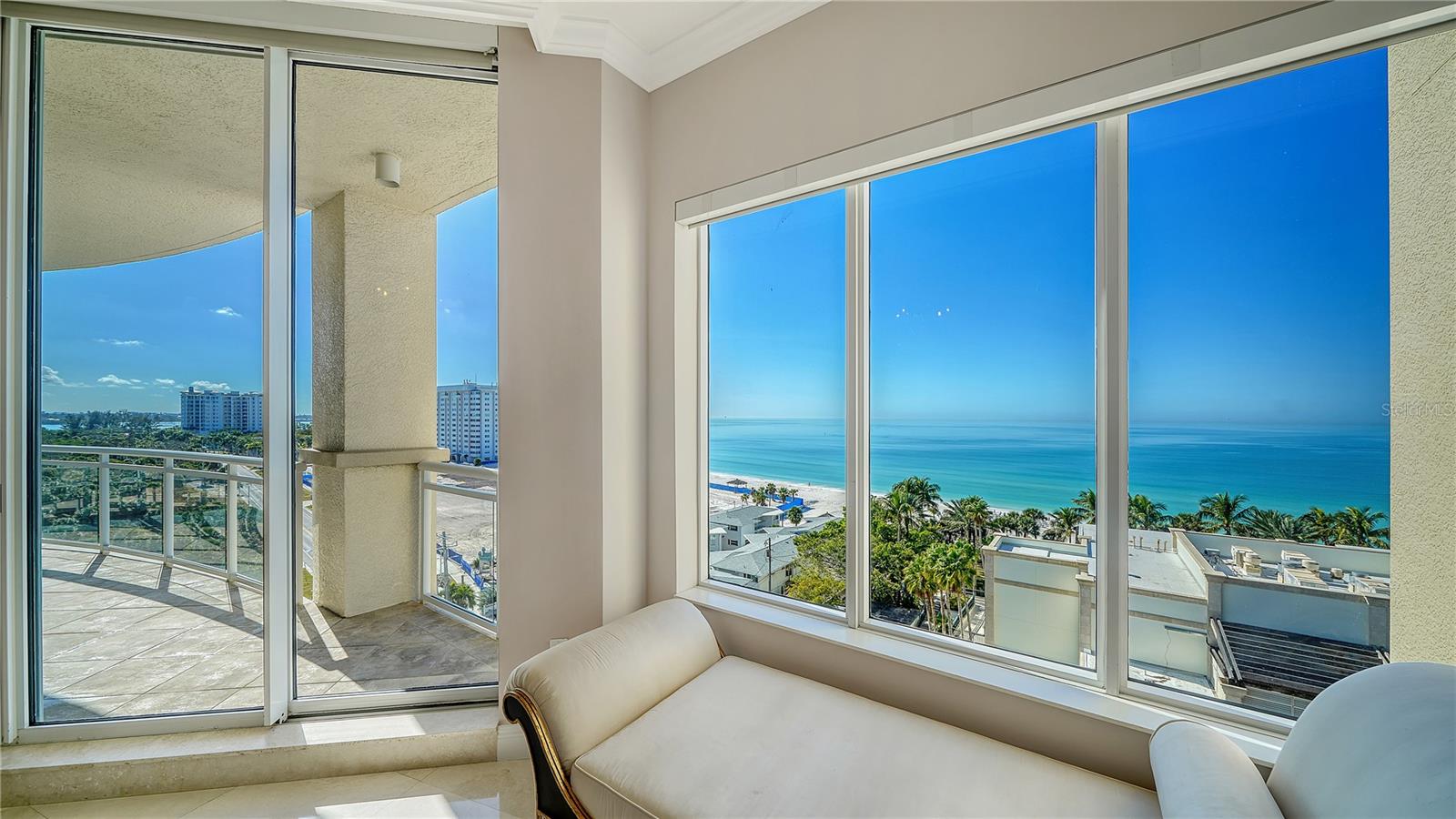 THE BEACH RESIDENCES - Residential