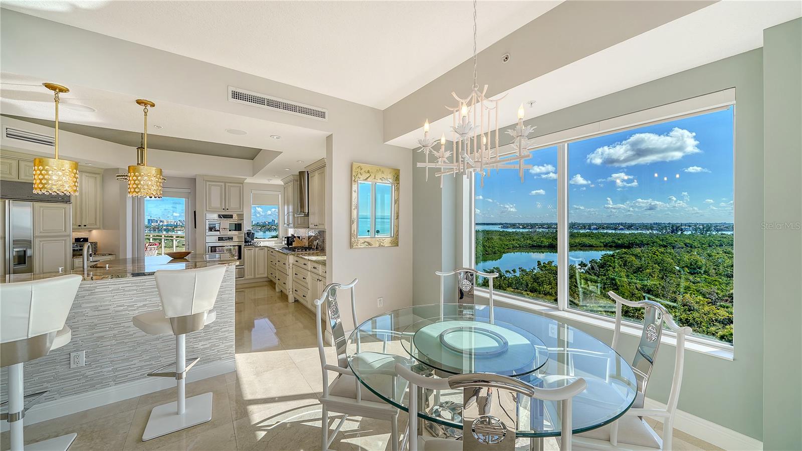 THE BEACH RESIDENCES - Residential