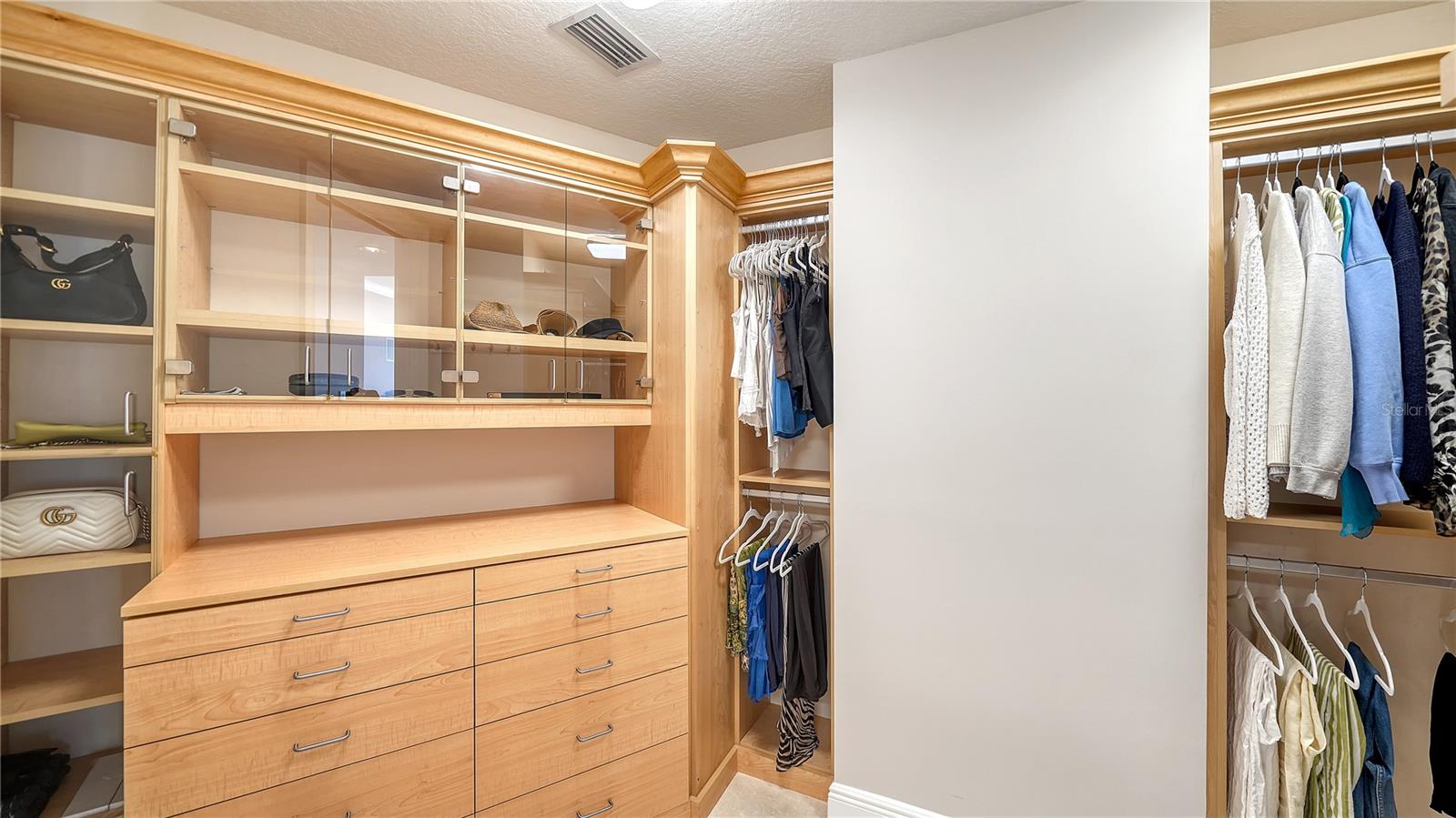 THE BEACH RESIDENCES - Residential