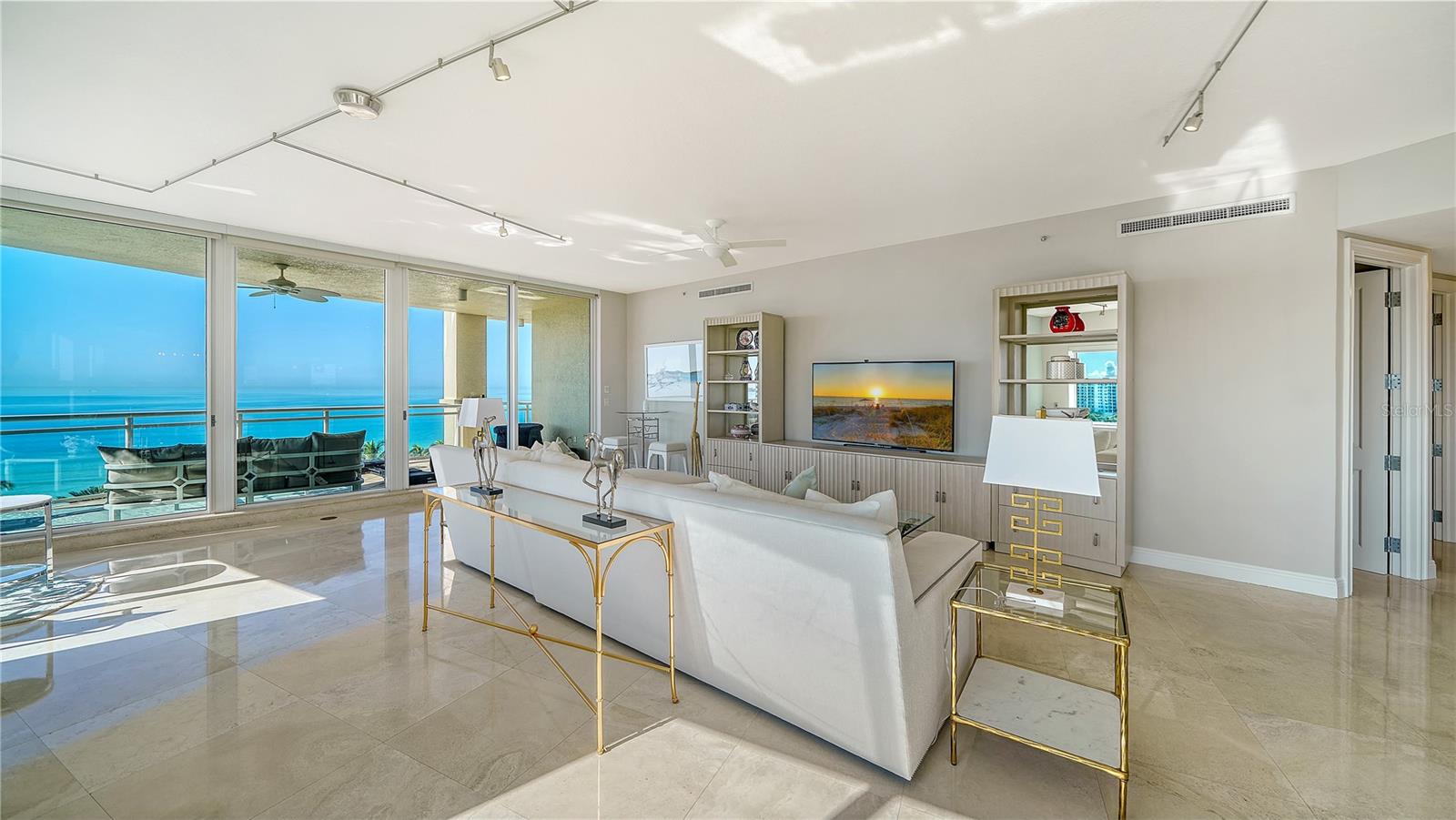 THE BEACH RESIDENCES - Residential