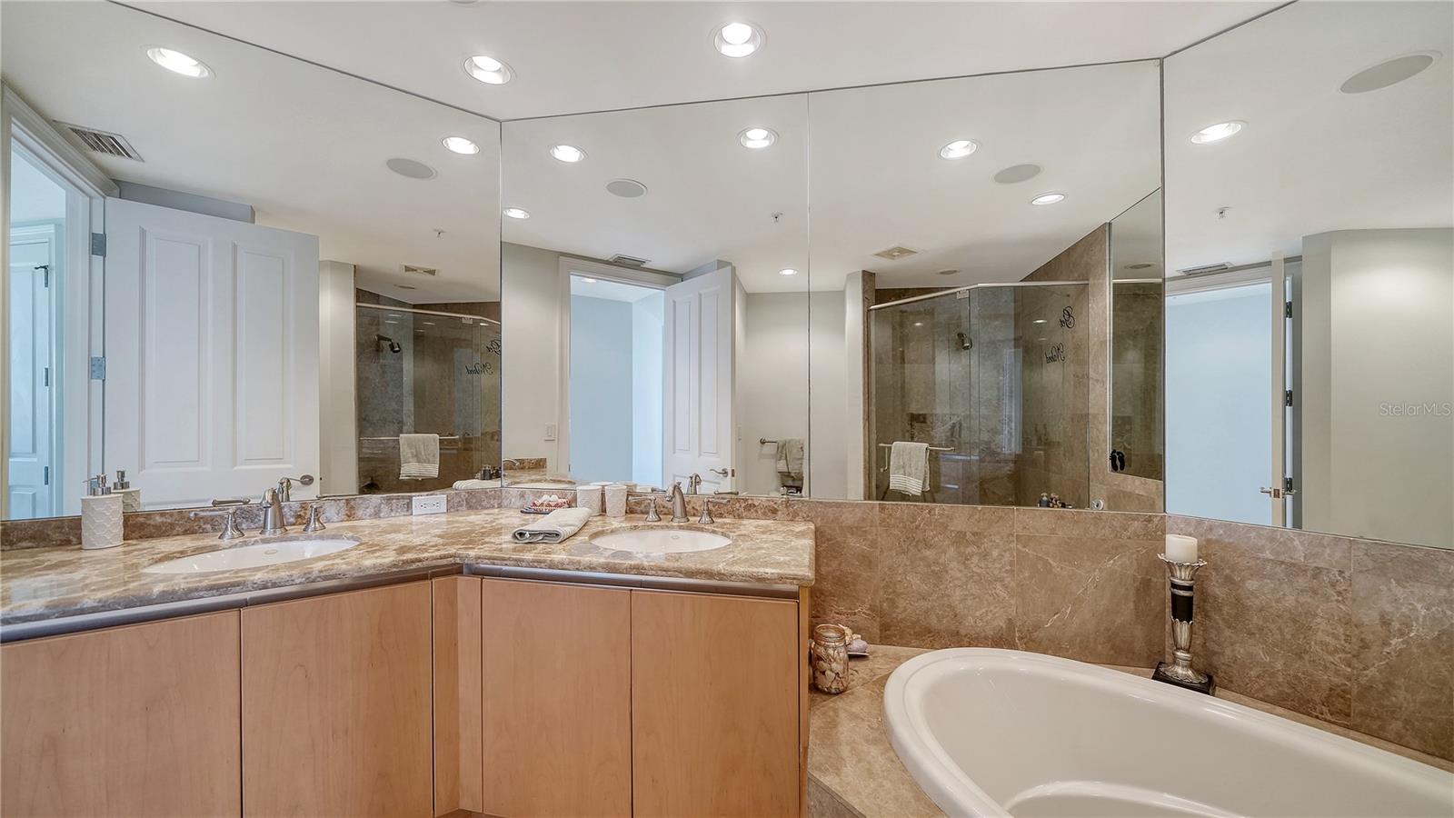 THE BEACH RESIDENCES - Residential