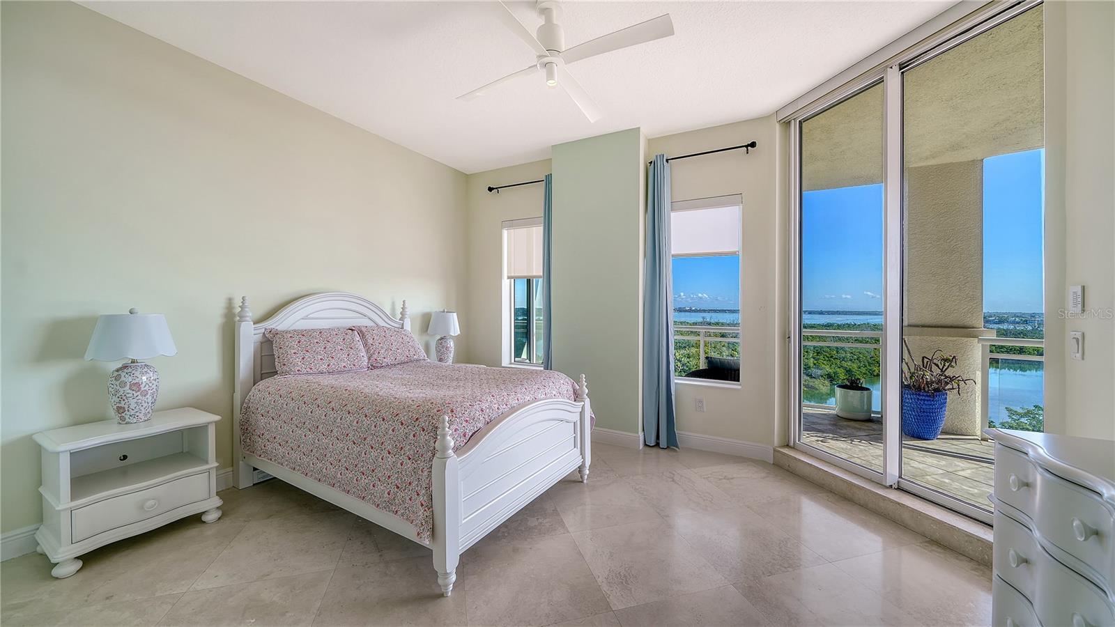 THE BEACH RESIDENCES - Residential