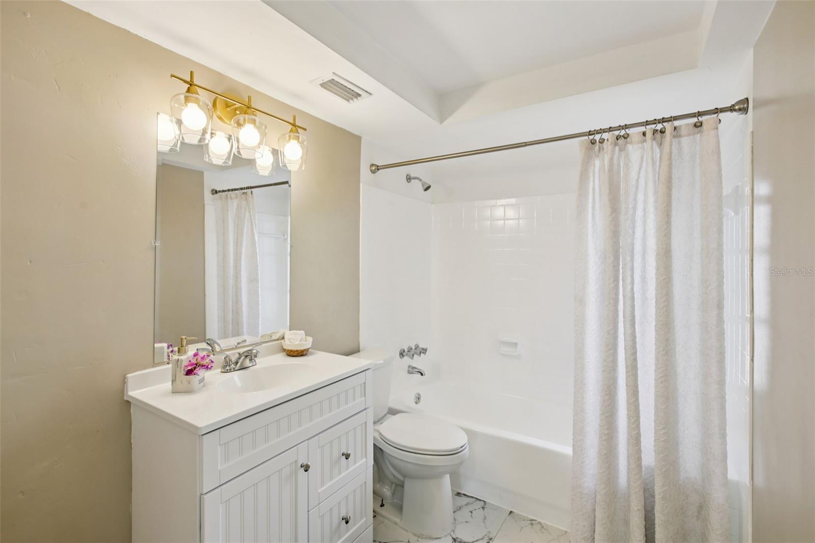 BEACON SQUARE - Residential