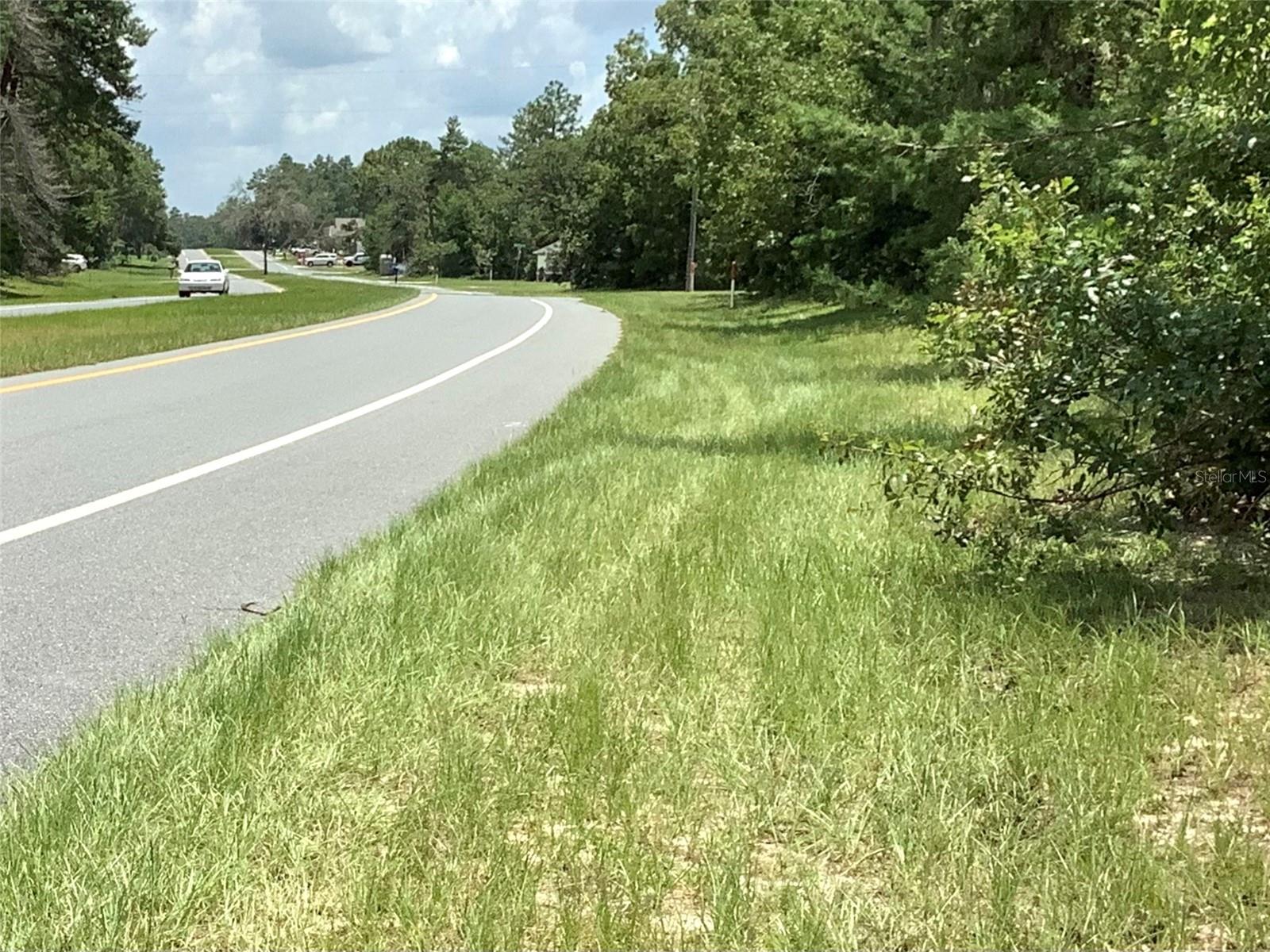 Commercial Lot Zone B2. On busy main road in Rapidly growing Devlopment of Marion Oaks. High visibility and traffic. Making it attractive
for various business. Great opportunity to build and owning a small business-- community retail shop, Personal, pet services, and more.
Close by the new market, golf course, schools, shopping and restaurants. Near Hwy 484, I-75, and easy access to Hwy 200 and Ocala. short drive to Rainbow River and Rainbow Springs State Park. and about 73 Miles N of Orlando.