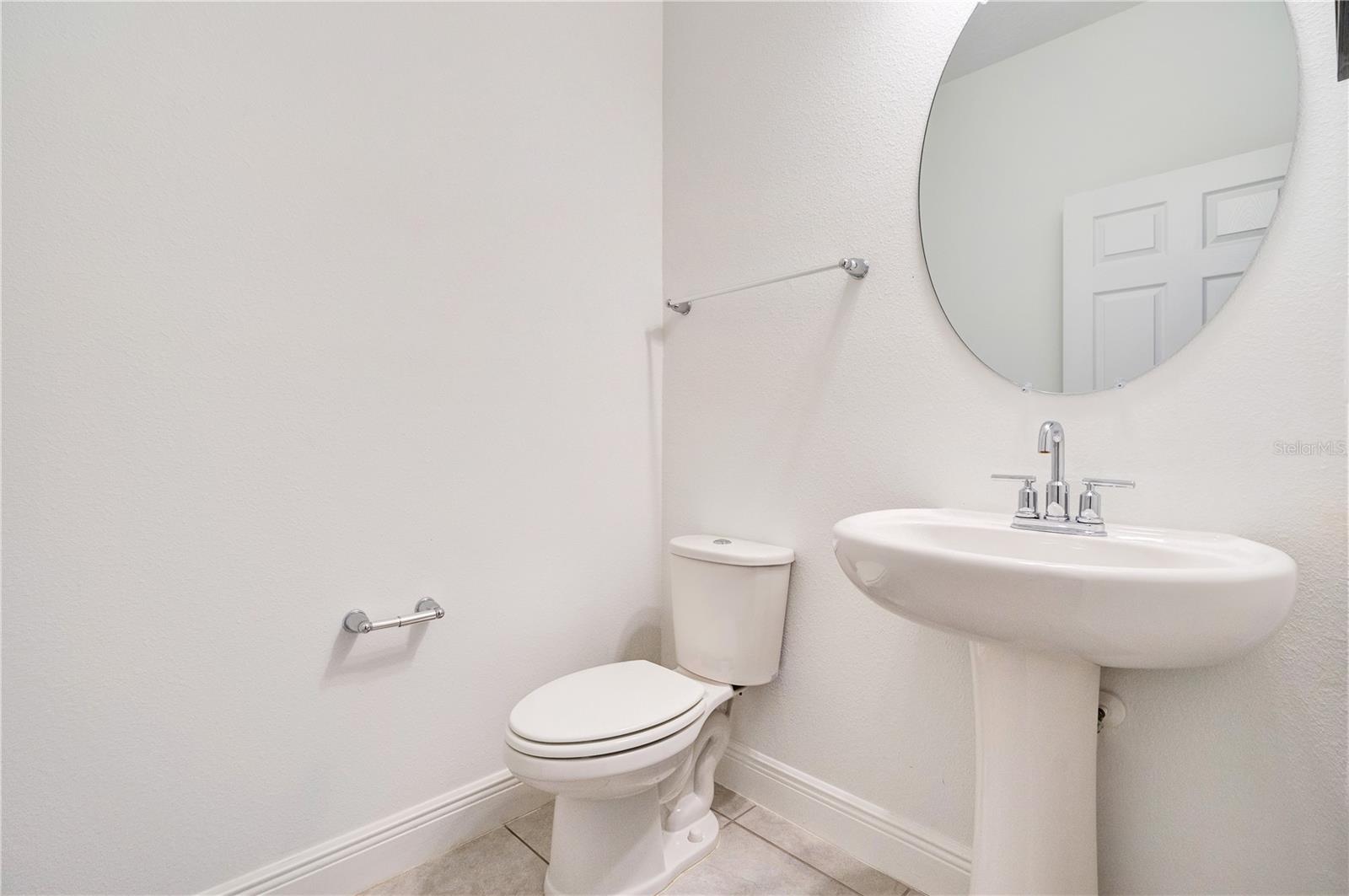 ENCLAVE AT HAWKS CREST - Residential Lease