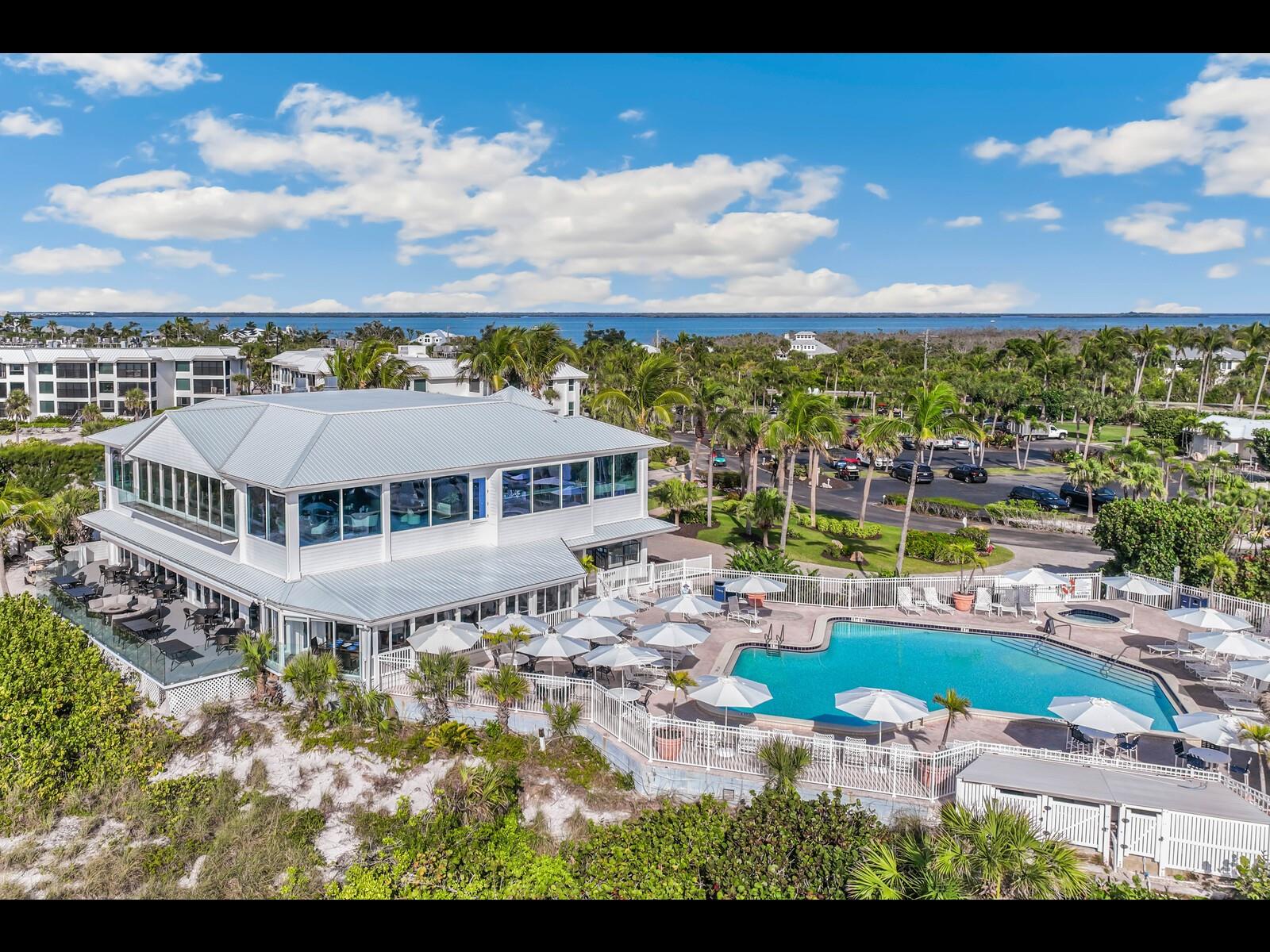 BEACH CHALET - Residential