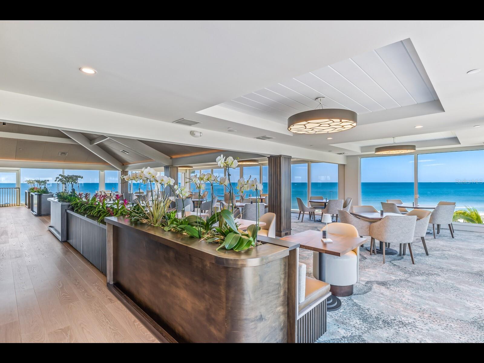 BEACH CHALET - Residential