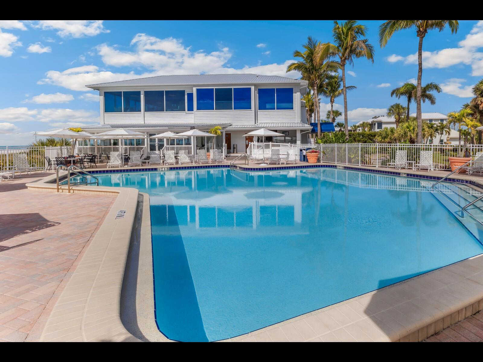 BEACH CHALET - Residential