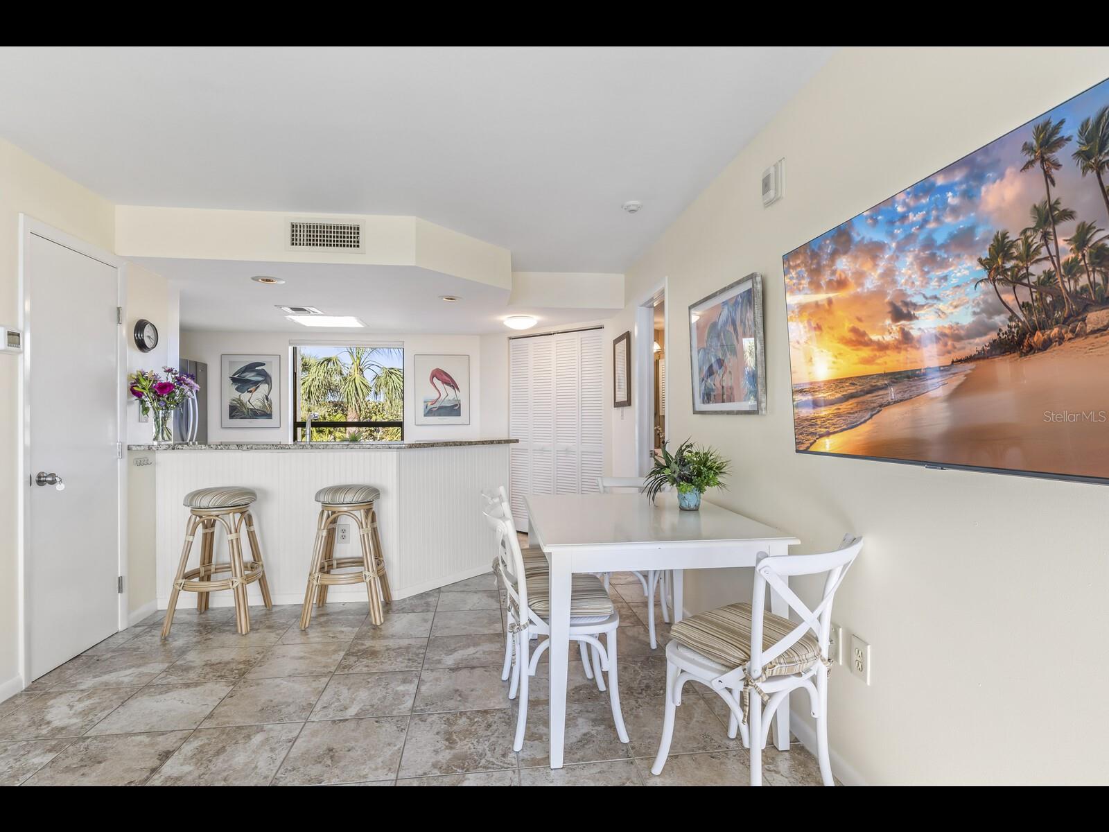 BEACH CHALET - Residential