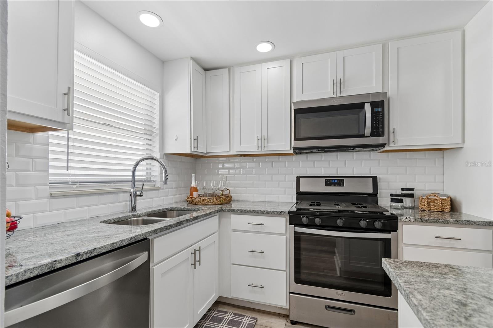 5980 SHORE BOULEVARD S 909