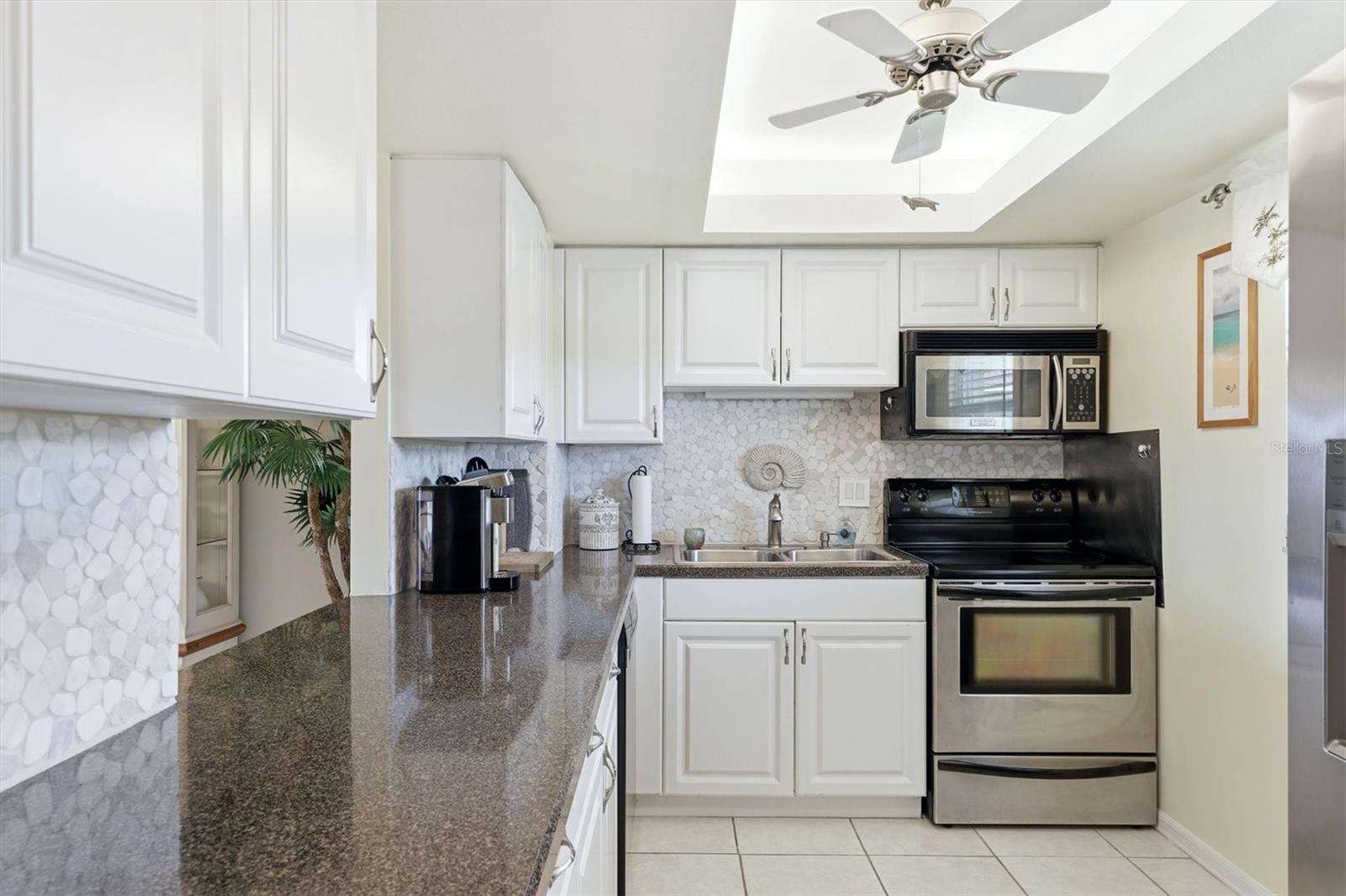 SIESTA HARBOR I - Residential