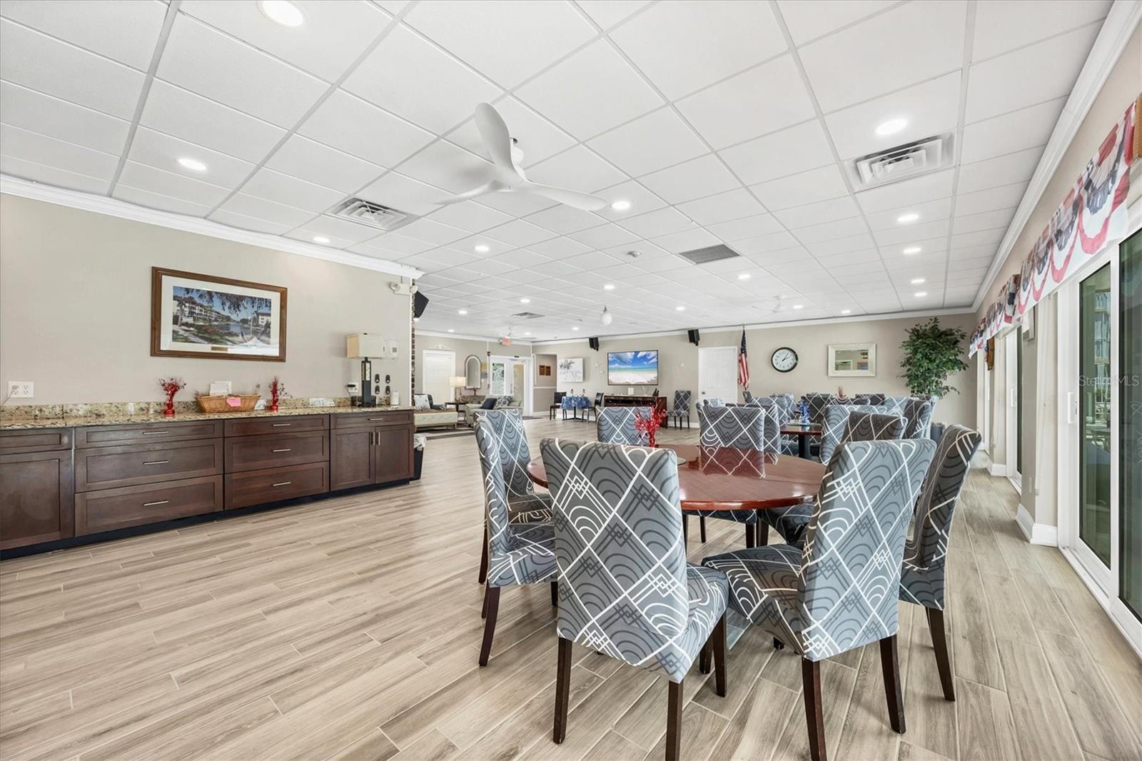 SIESTA HARBOR I - Residential