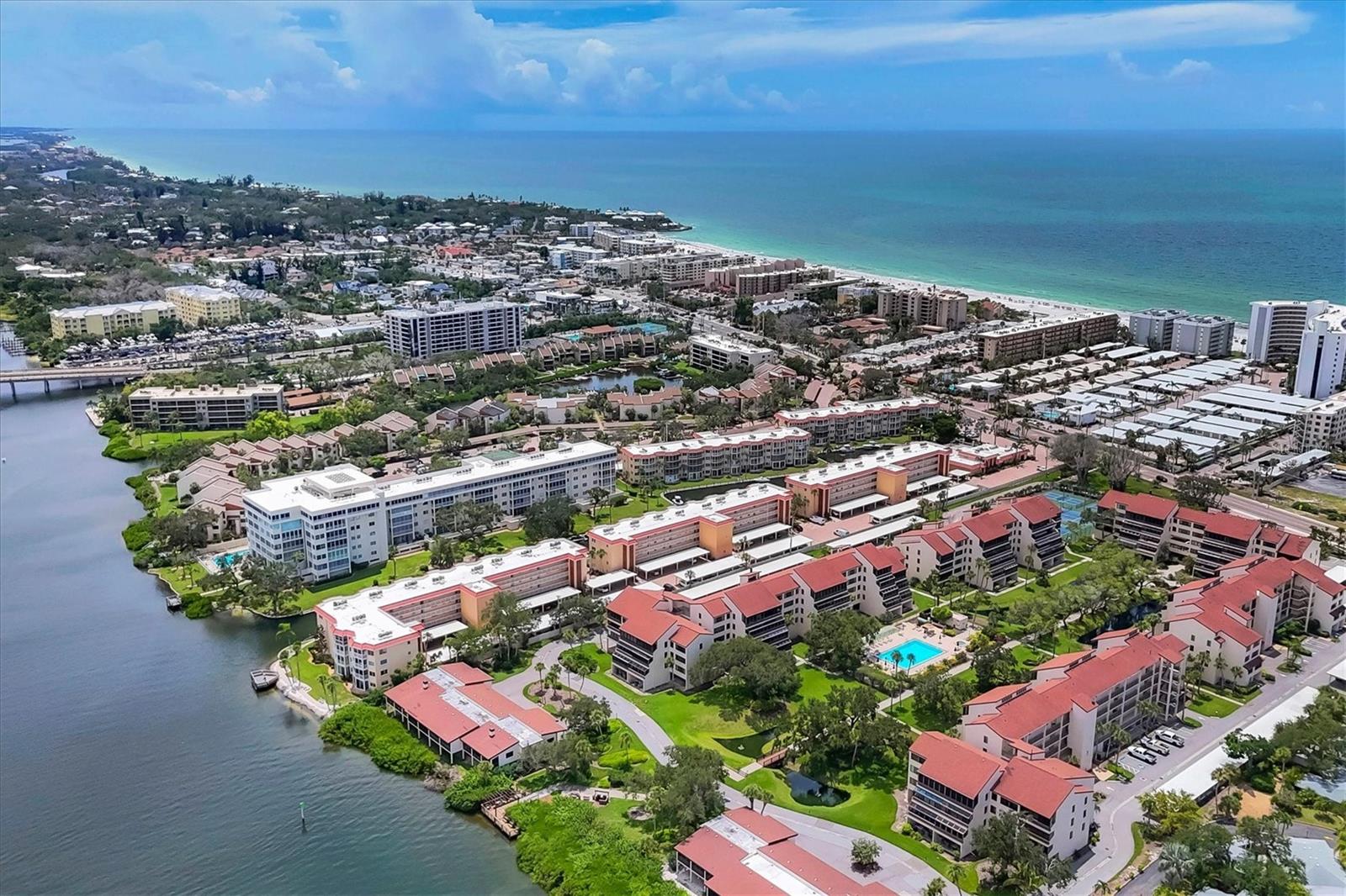 SIESTA HARBOR I - Residential