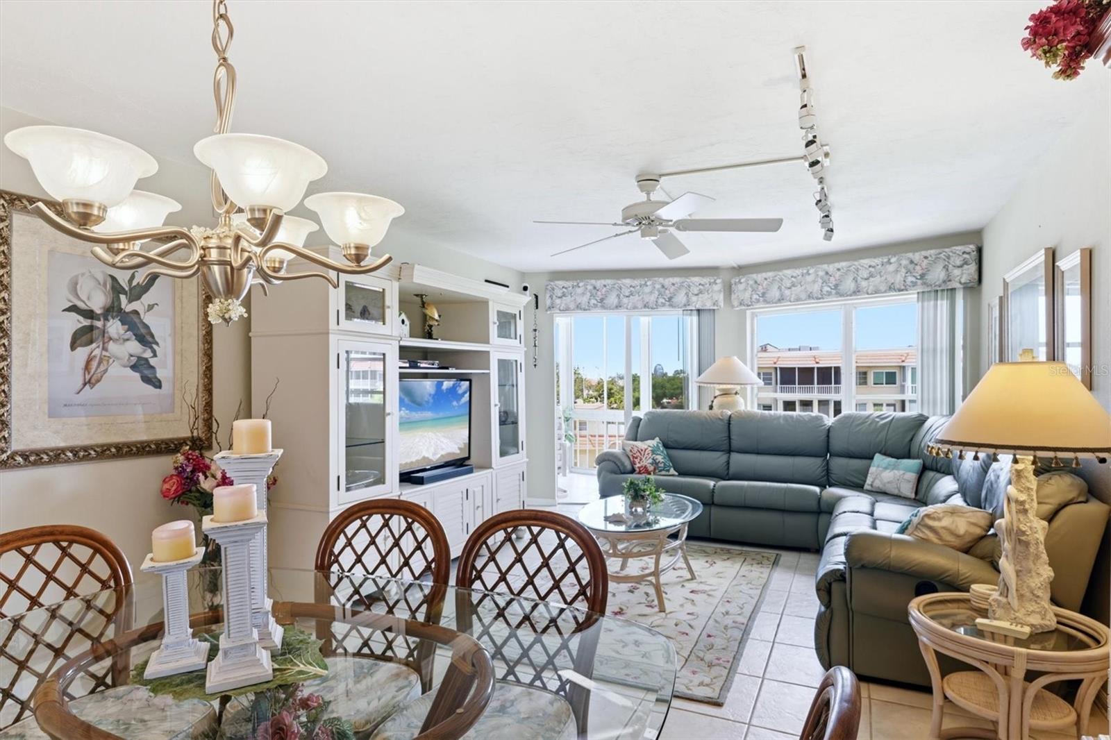 SIESTA HARBOR I - Residential