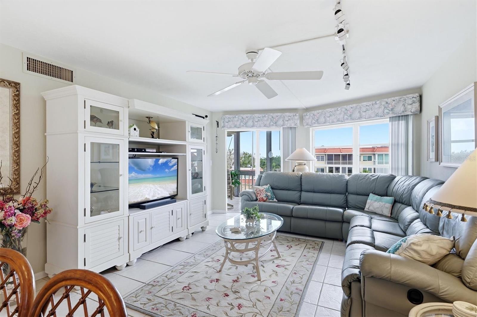 1215 S PORTOFINO DRIVE 406