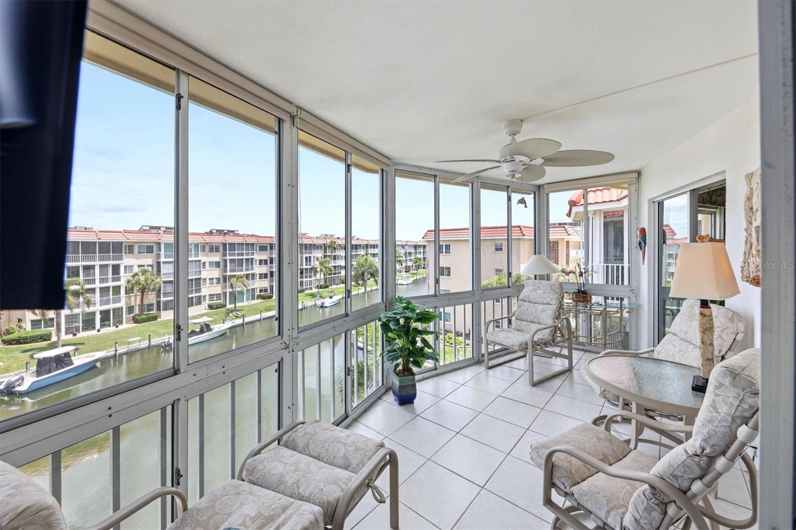 SIESTA HARBOR I - Residential