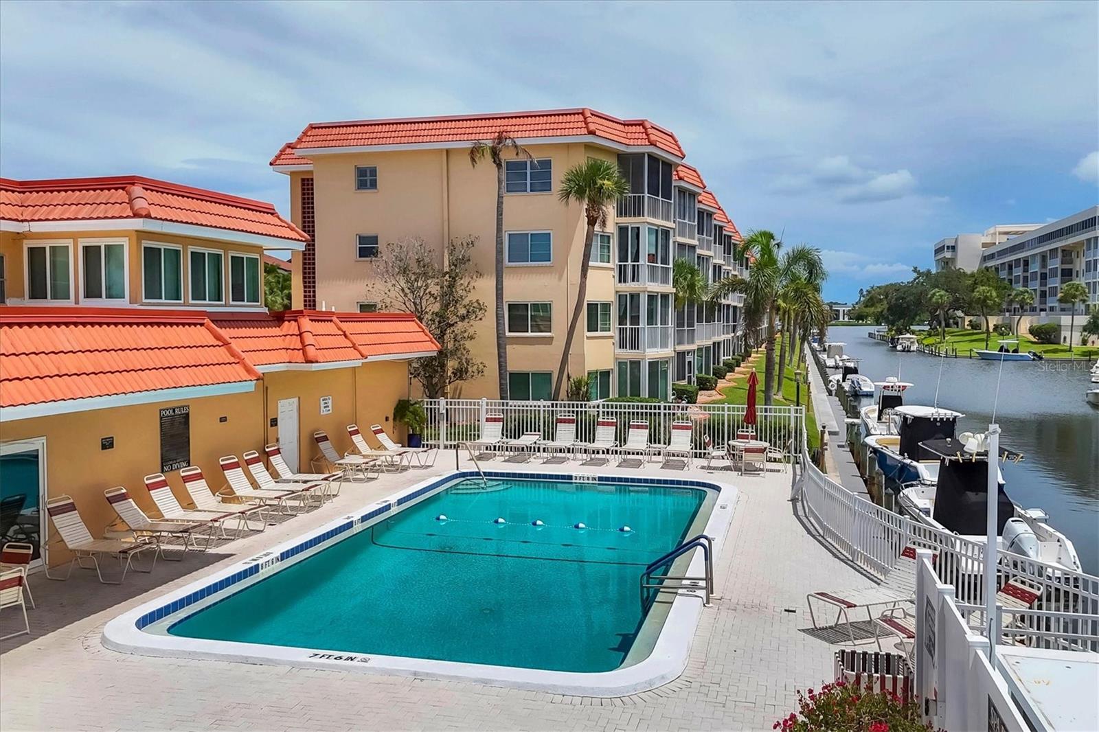 SIESTA HARBOR I - Residential