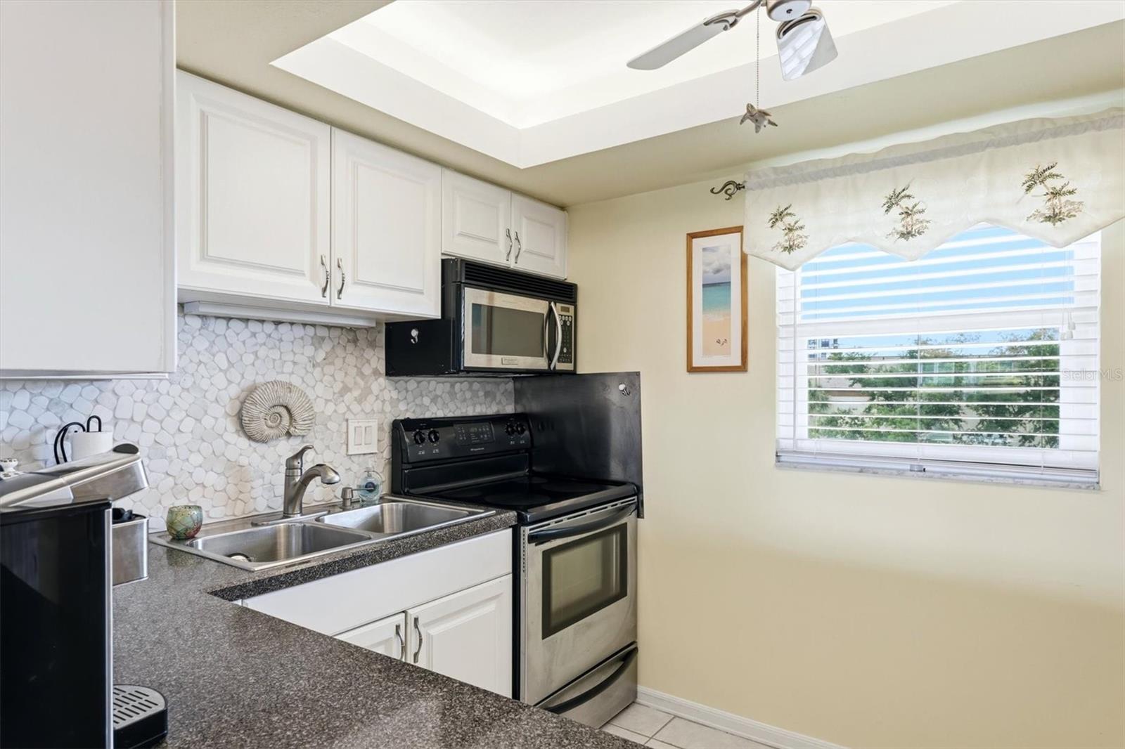 SIESTA HARBOR I - Residential