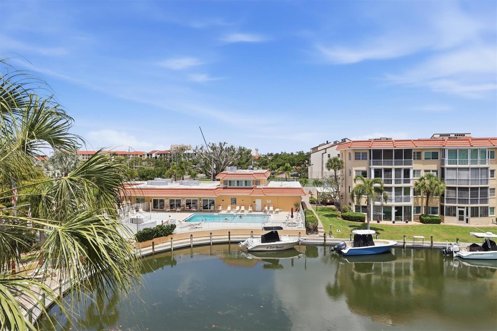 SIESTA HARBOR I - Residential