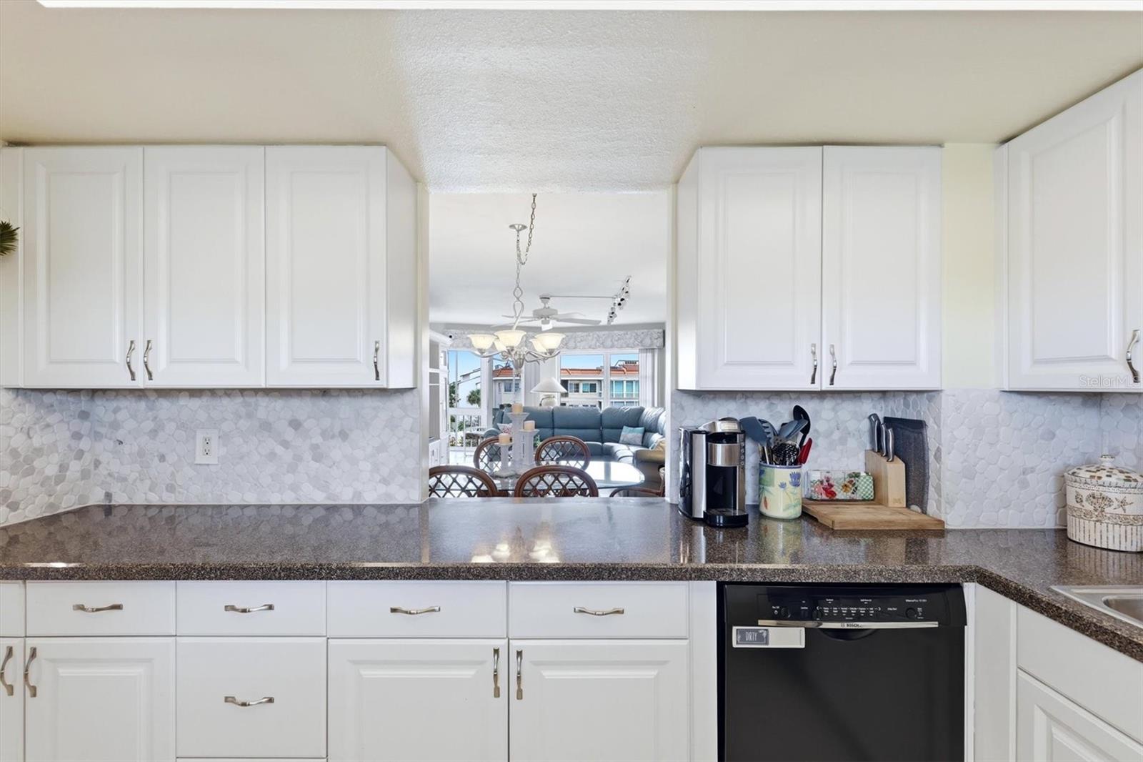 SIESTA HARBOR I - Residential