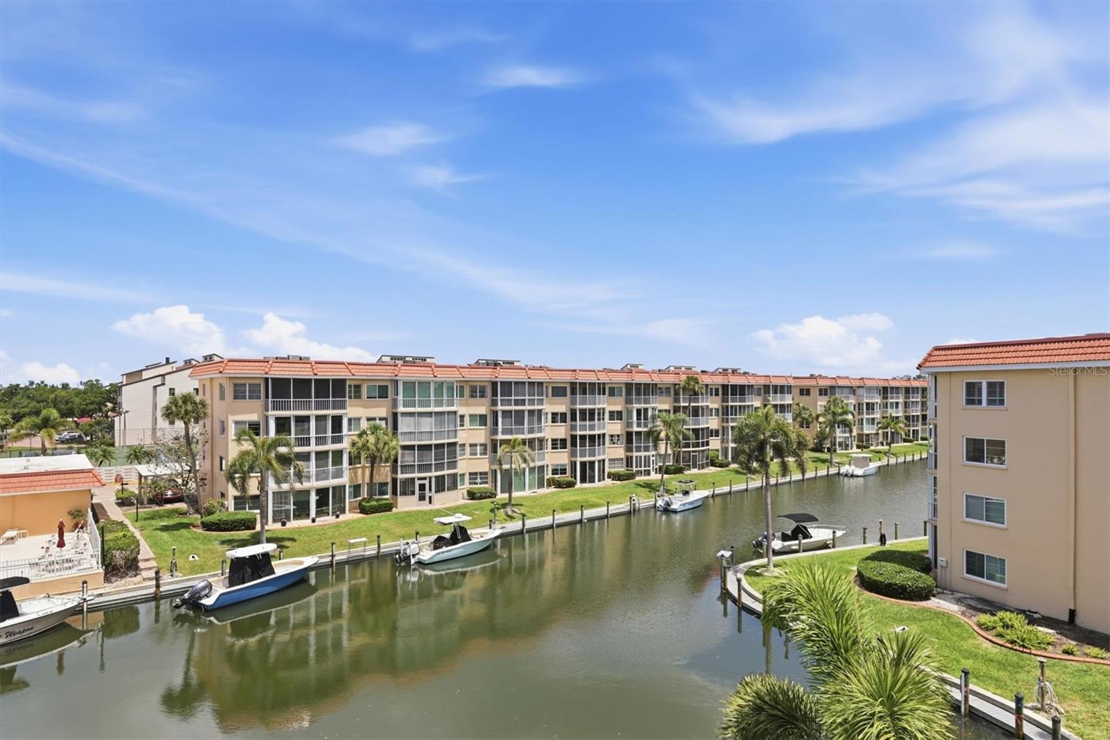 SIESTA HARBOR I - Residential