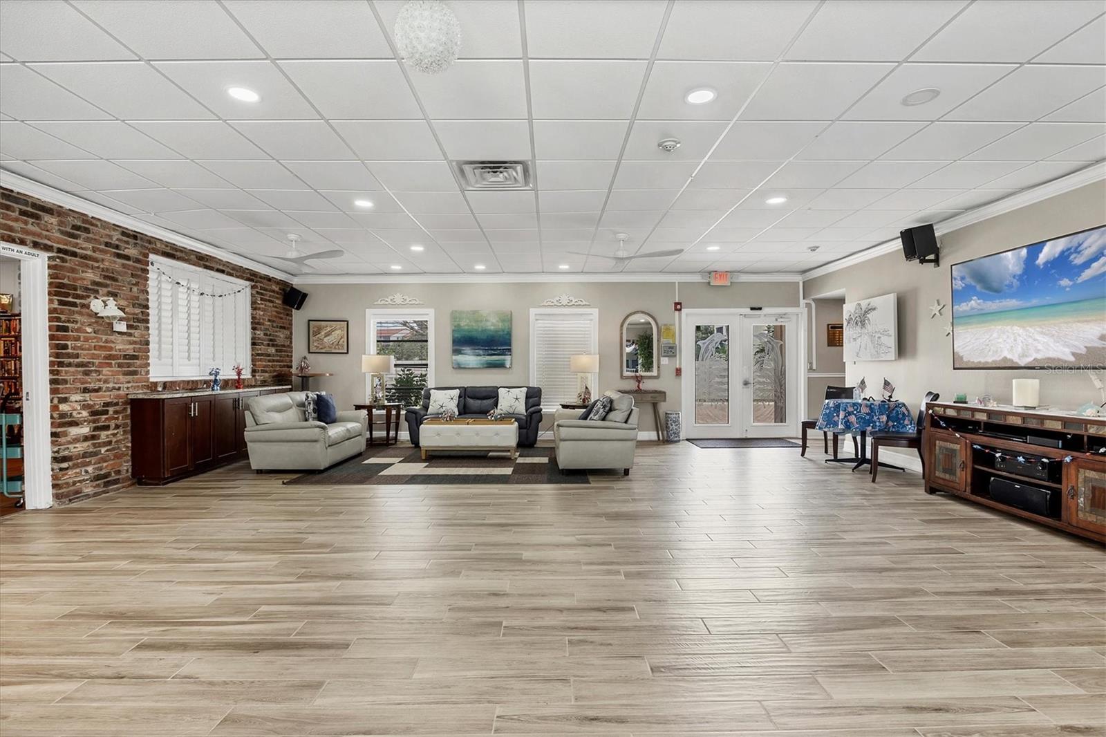 SIESTA HARBOR I - Residential