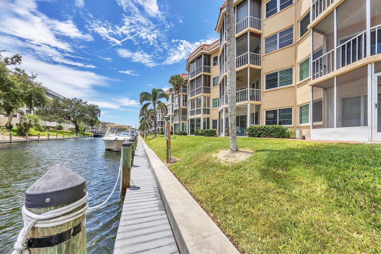 SIESTA HARBOR I - Residential