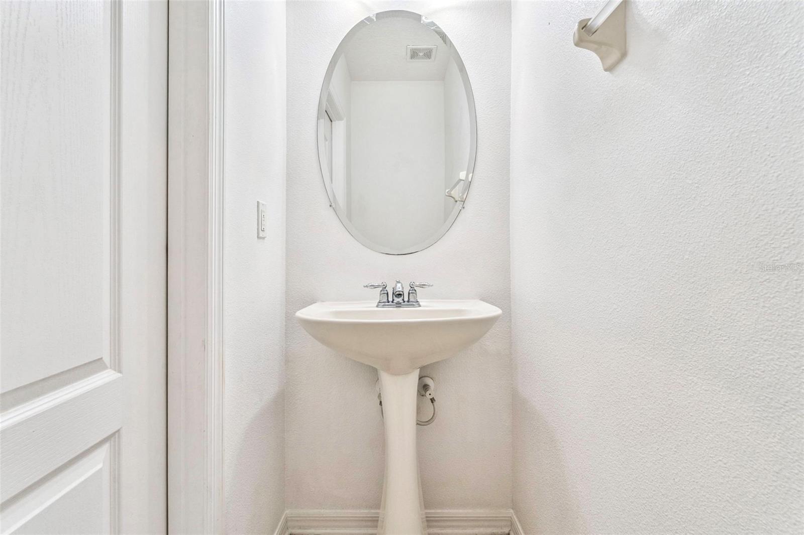 VICTORIA PINES CONDO - Residential