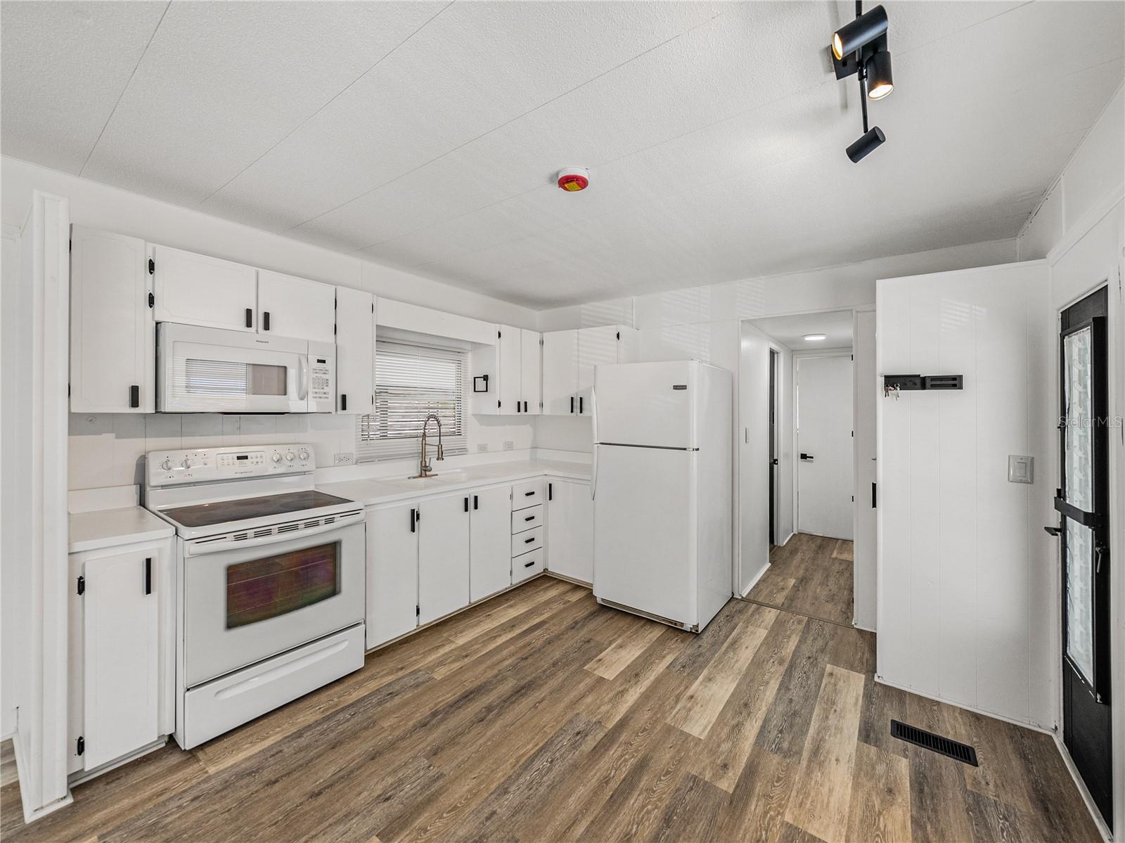 SKYVIEW ESTATES - Residential