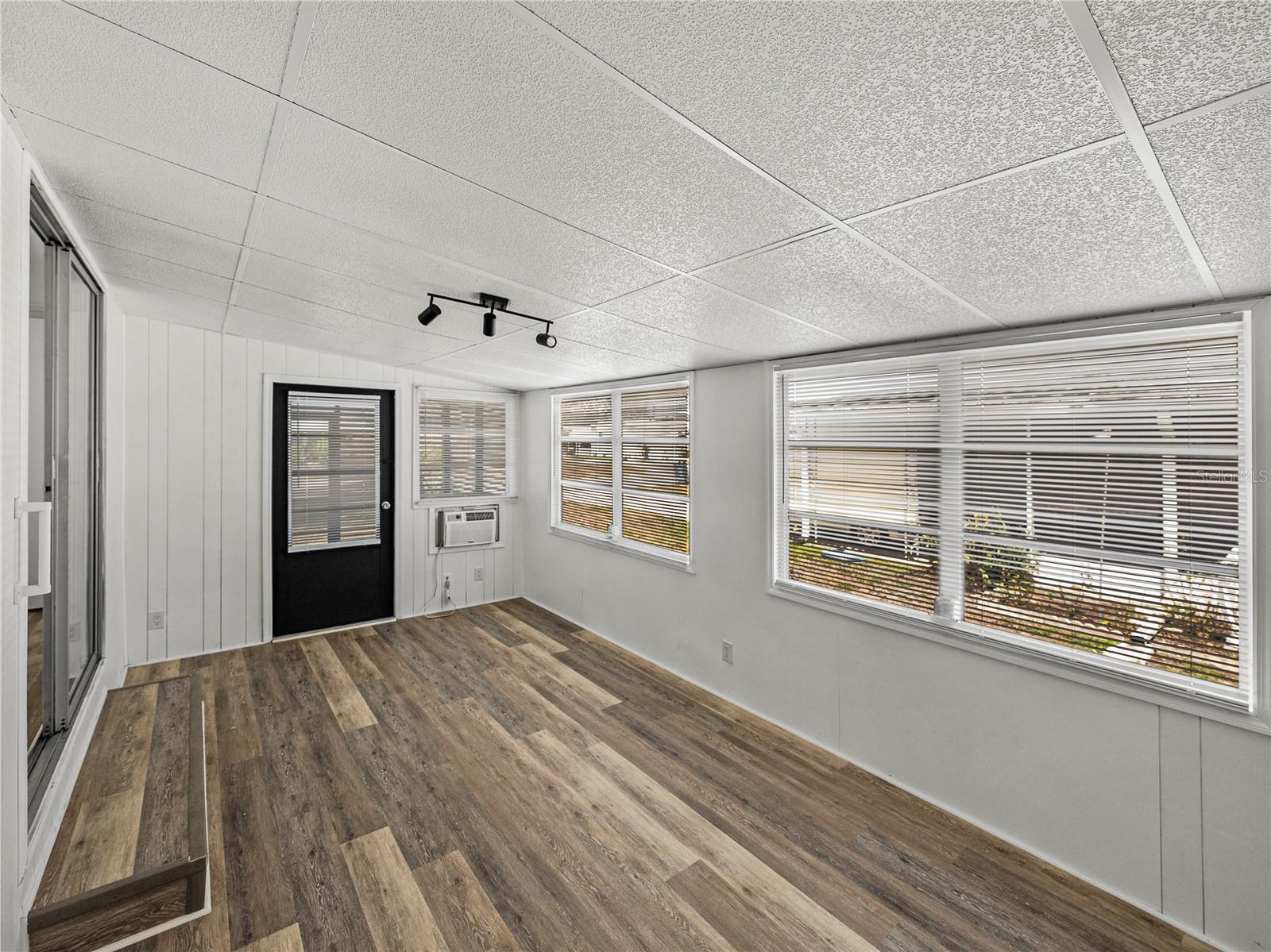 SKYVIEW ESTATES - Residential