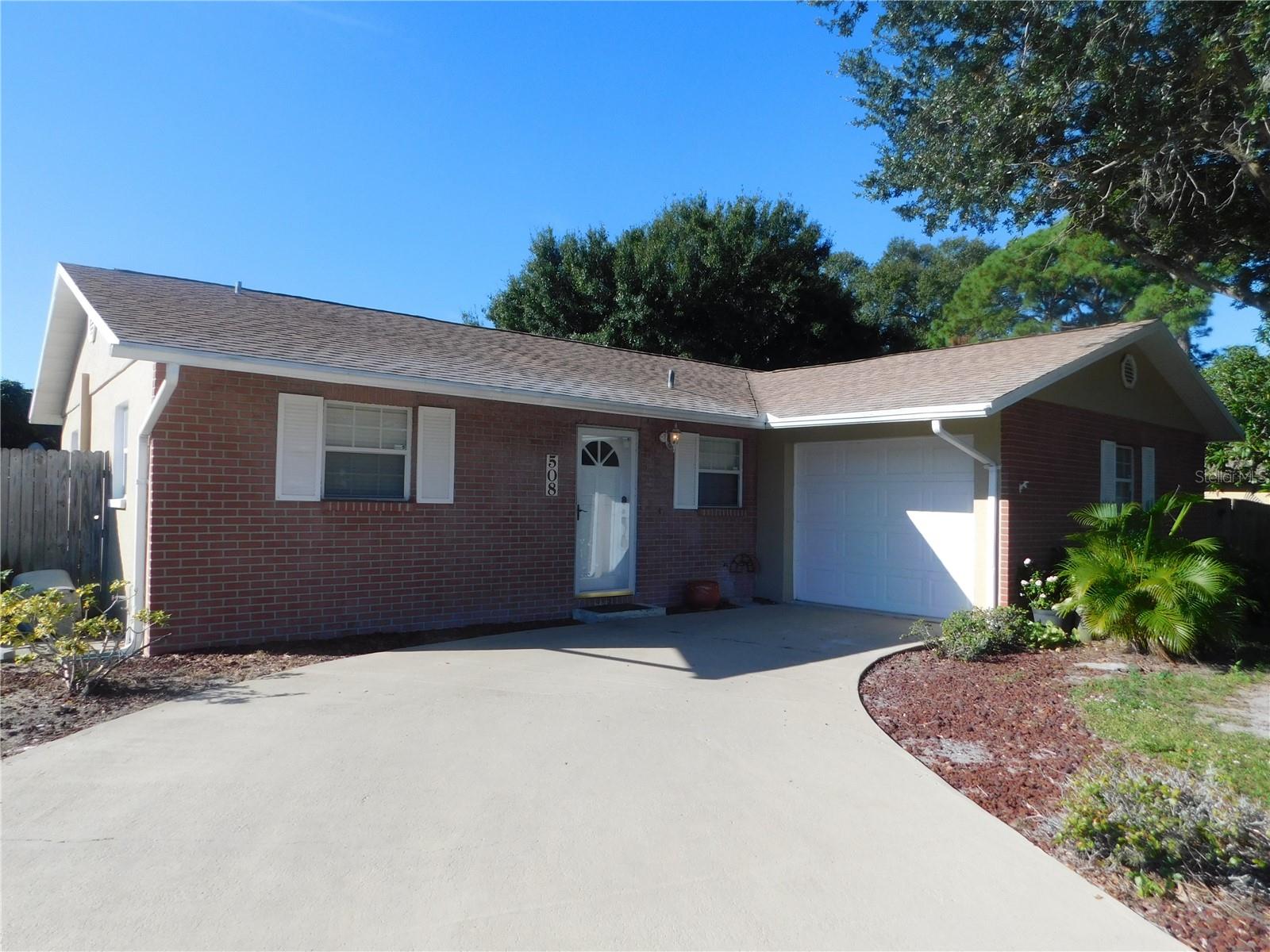 PINEWOOD VILLAGE - Residential Lease