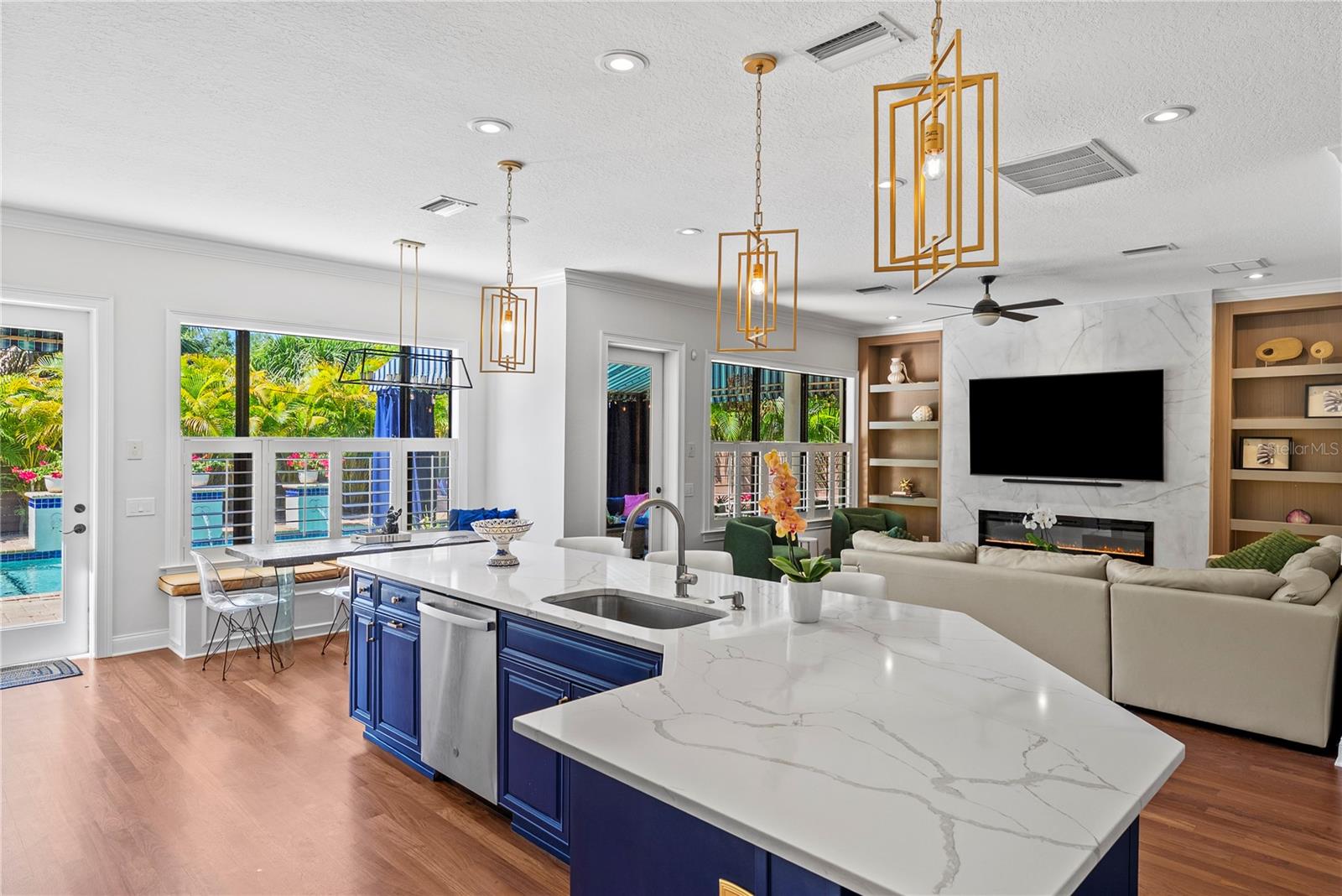 BAYSHORE BEAUTIFUL - Residential