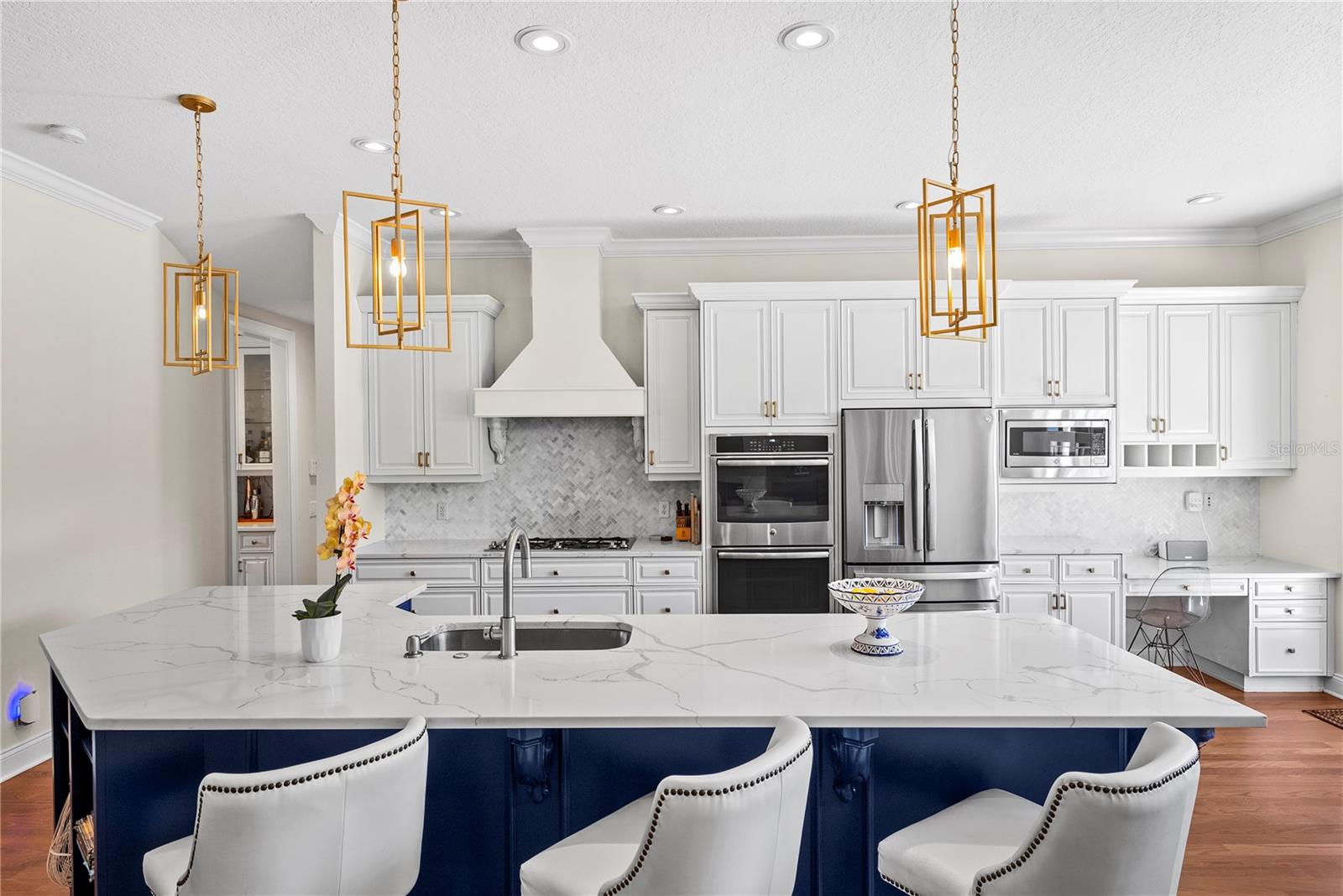 BAYSHORE BEAUTIFUL - Residential