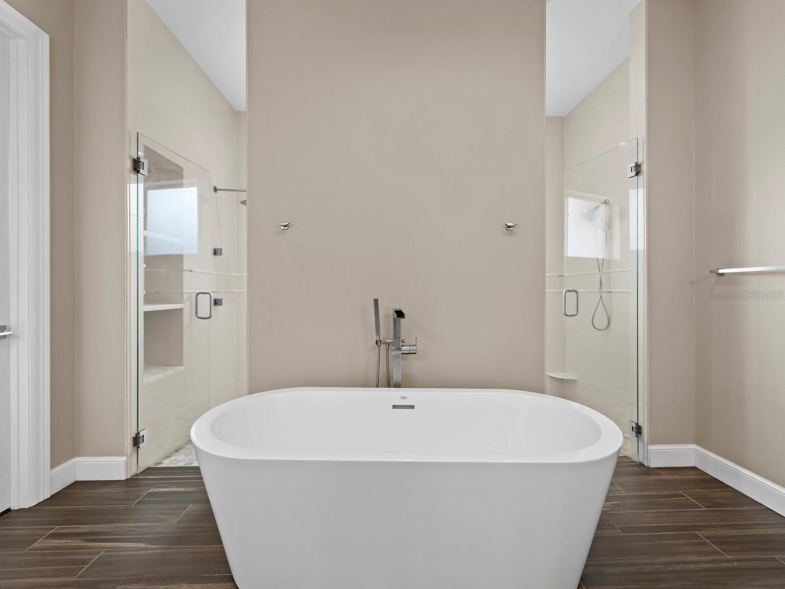 PHILLIPPI GARDENS UN 16 - Residential