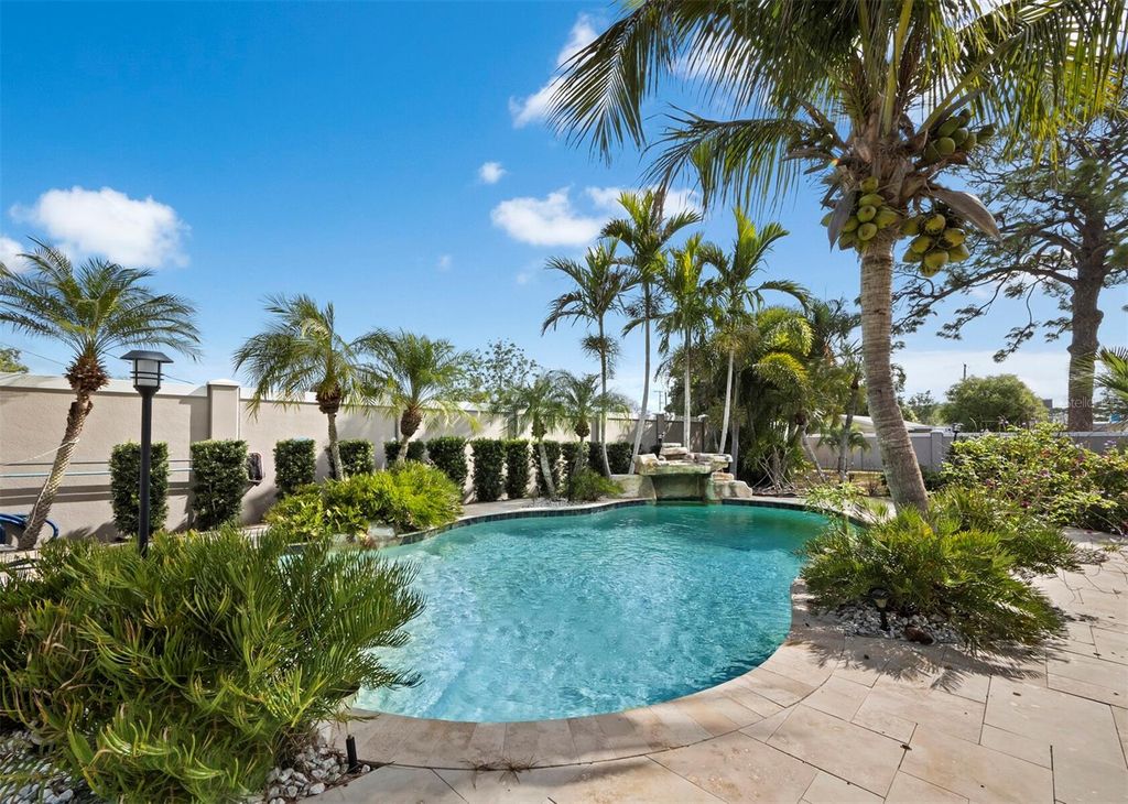 Photo of 5618 Britannia Drive, Sarasota, FL 34231 (MLS # A4688782)