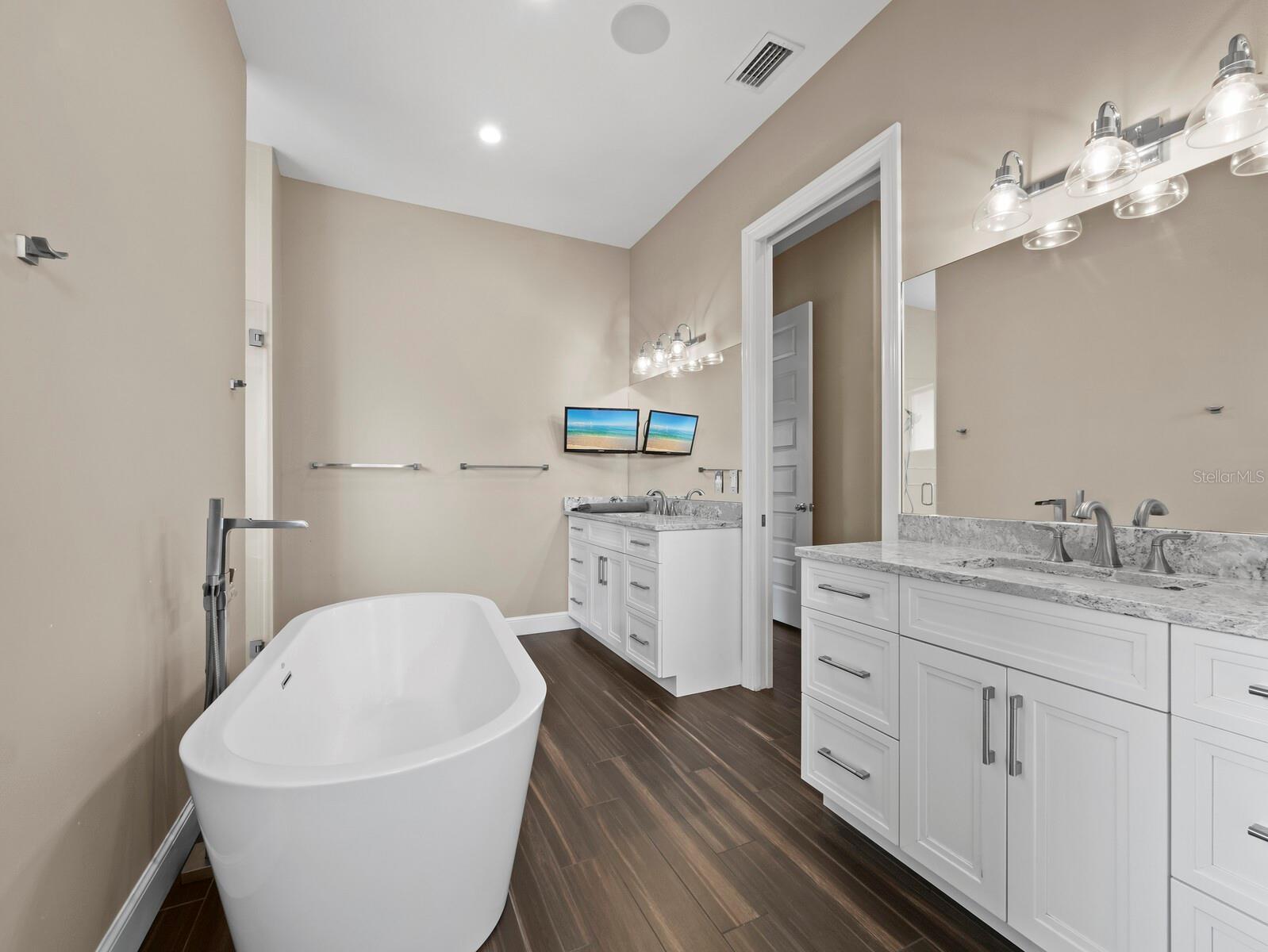 PHILLIPPI GARDENS UN 16 - Residential